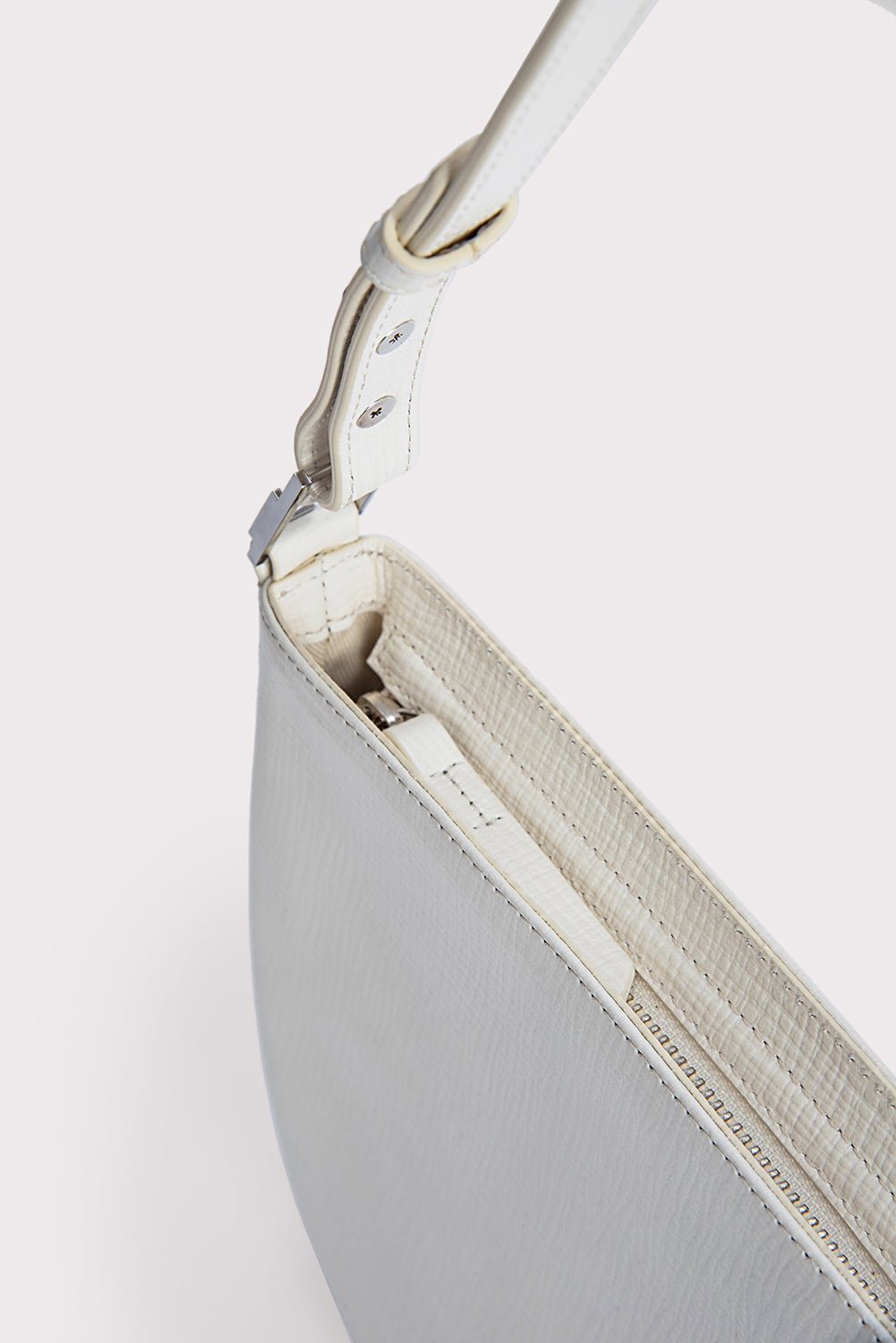 Issa White Embossed leather - 7