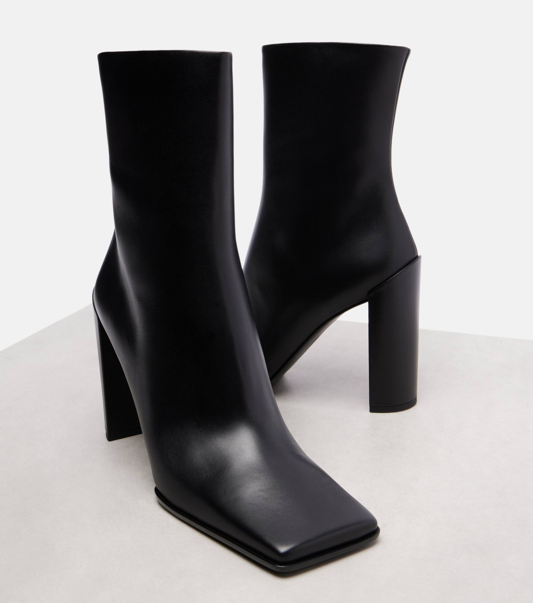 Leather ankle boots - 5