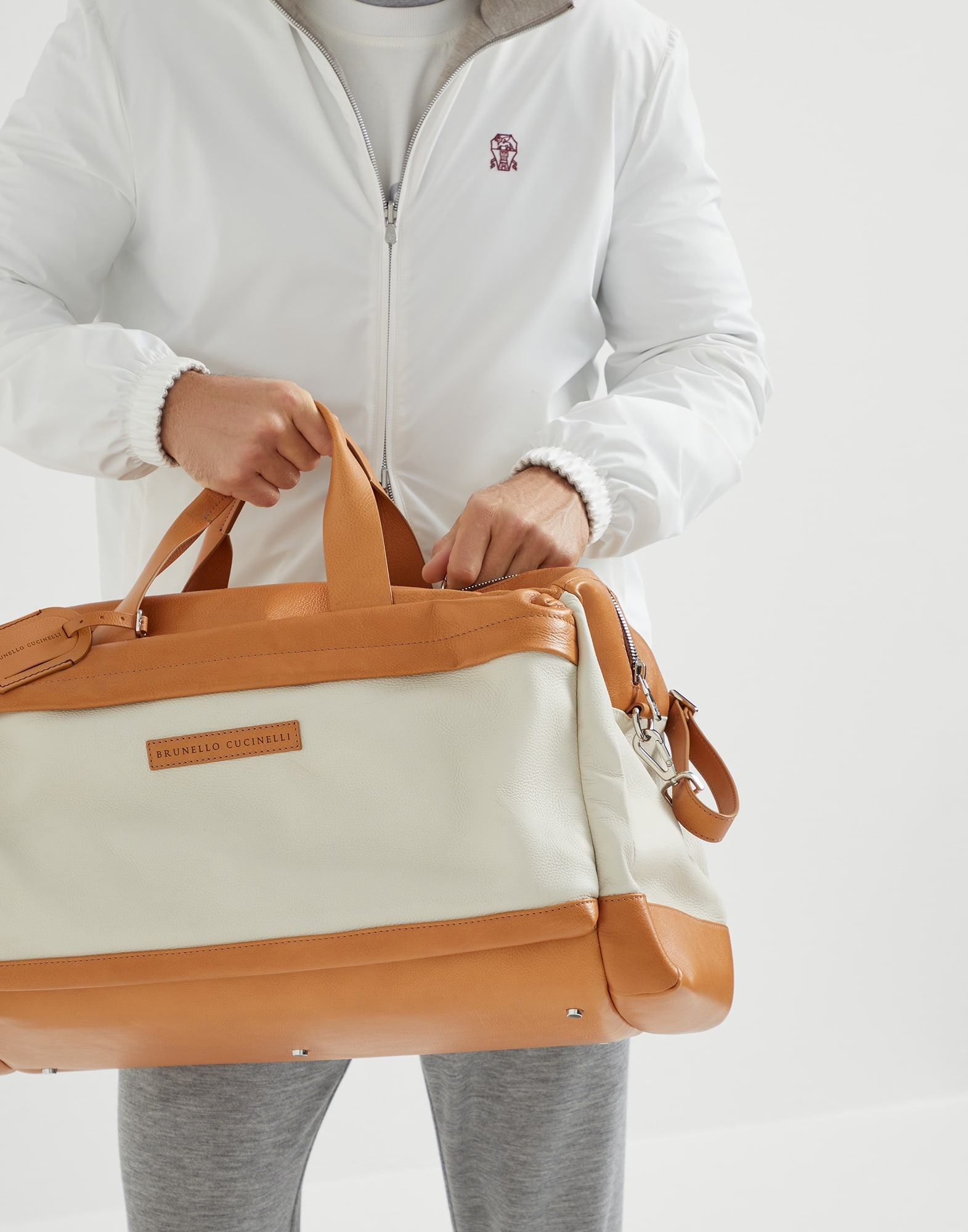 Grained calfskin and cowhide active bag - 4