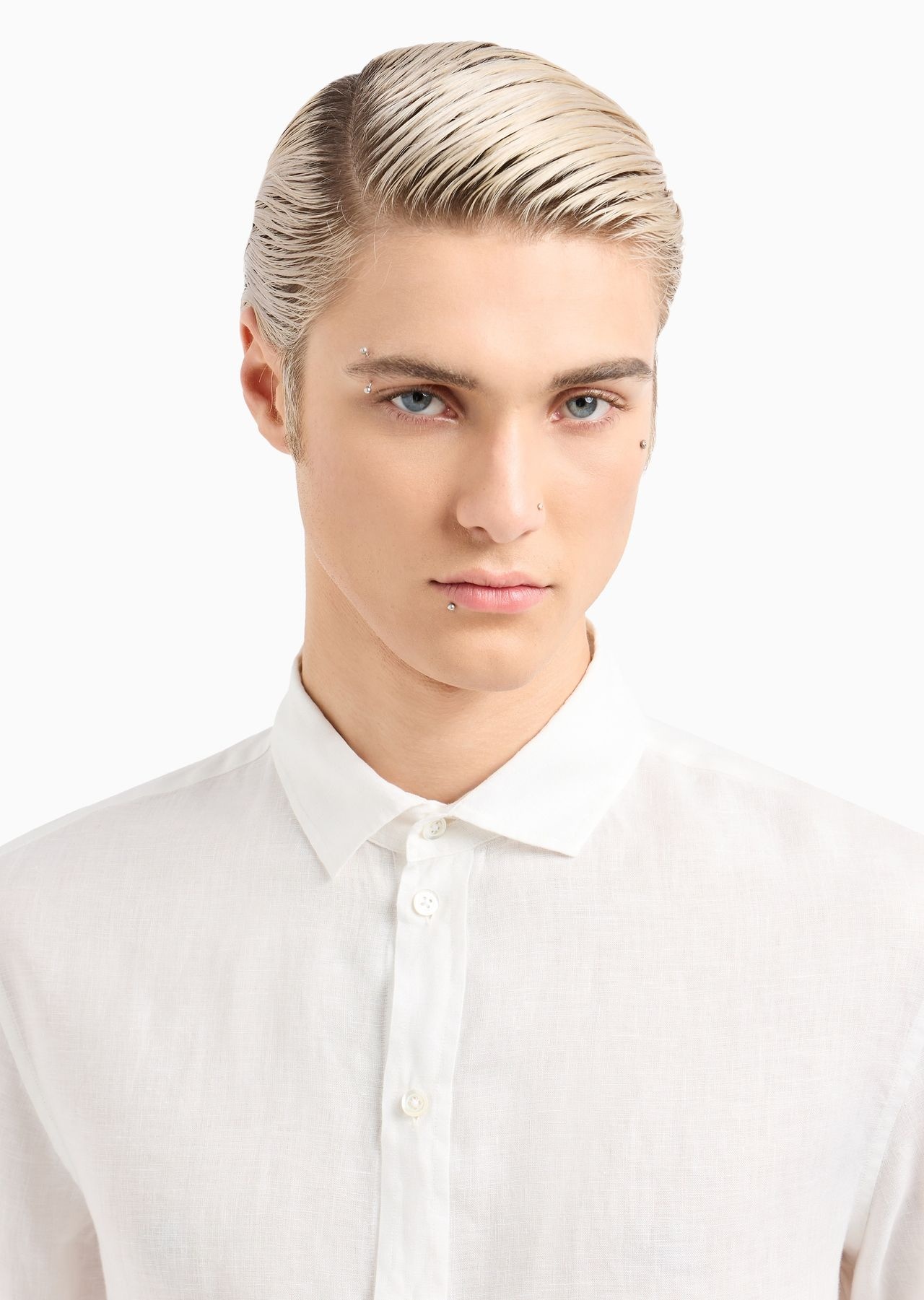Garment-dyed linen shirt with French collar - 5