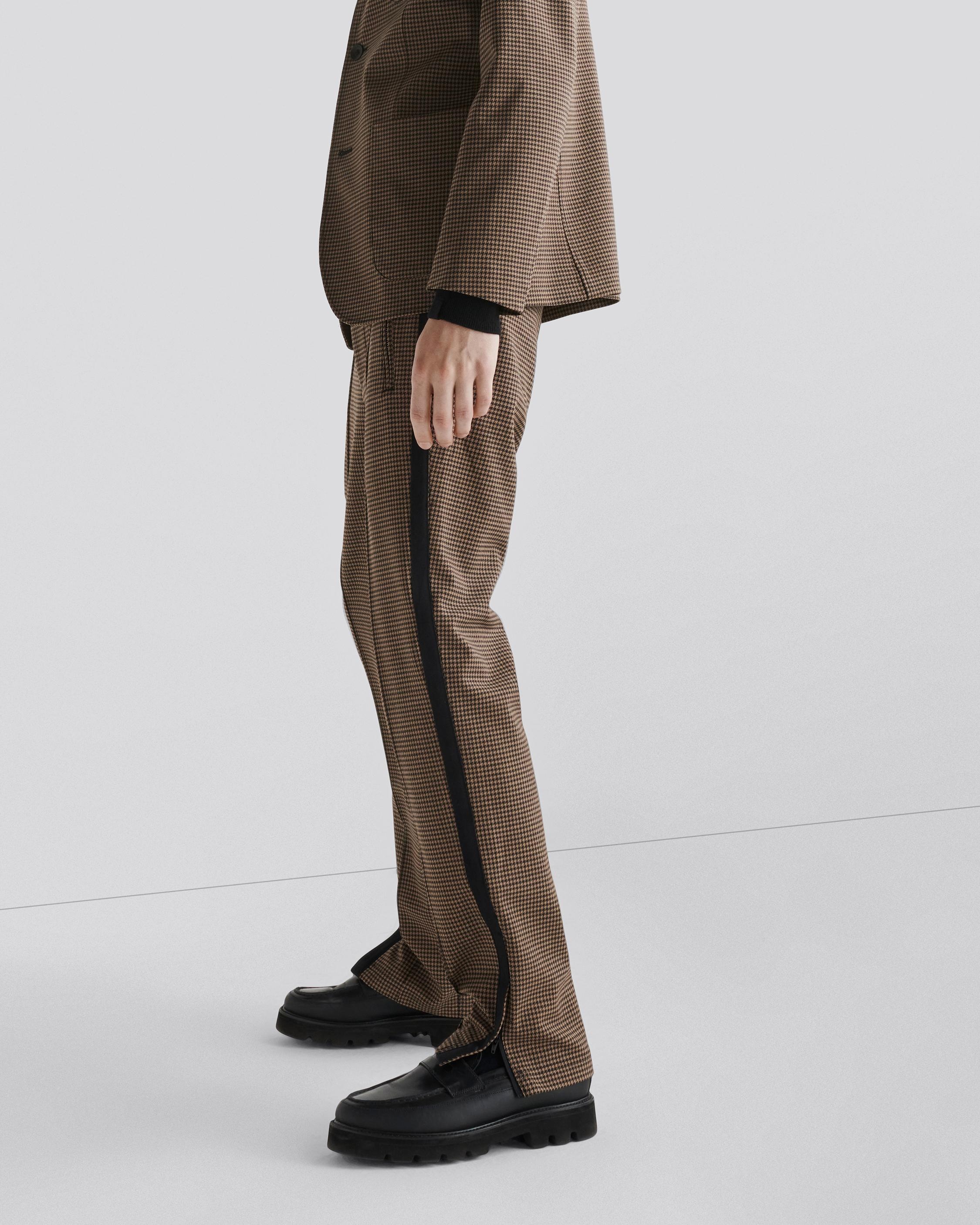 Zander Houndstooth Track Pant
Slim Fit - 2