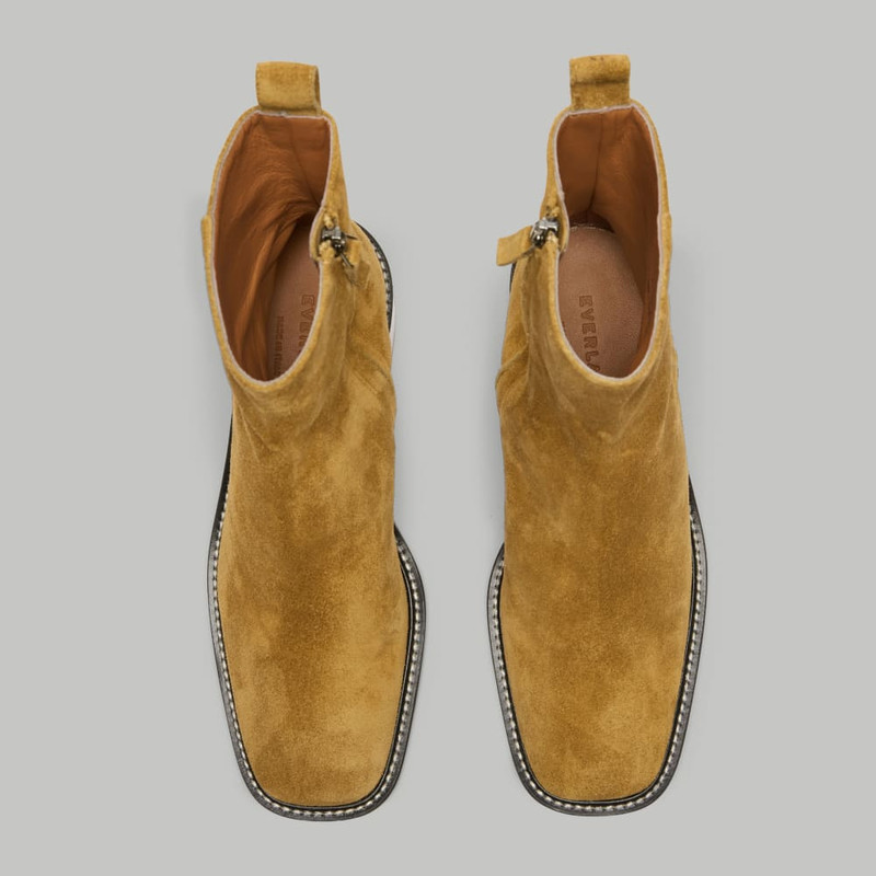 EVERLANE THE CITY BOOT outlook