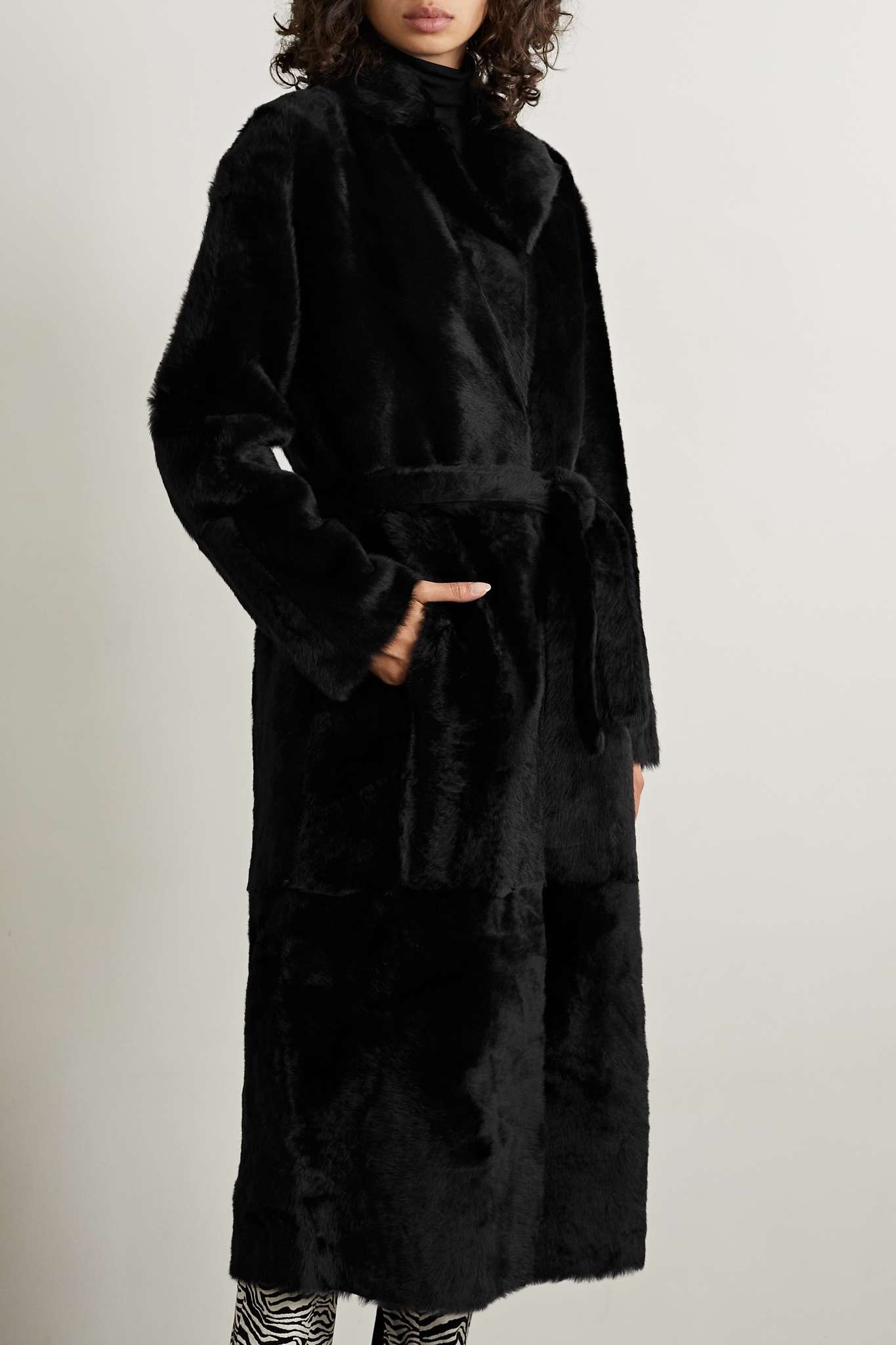 Reversible belted shearling coat - 3