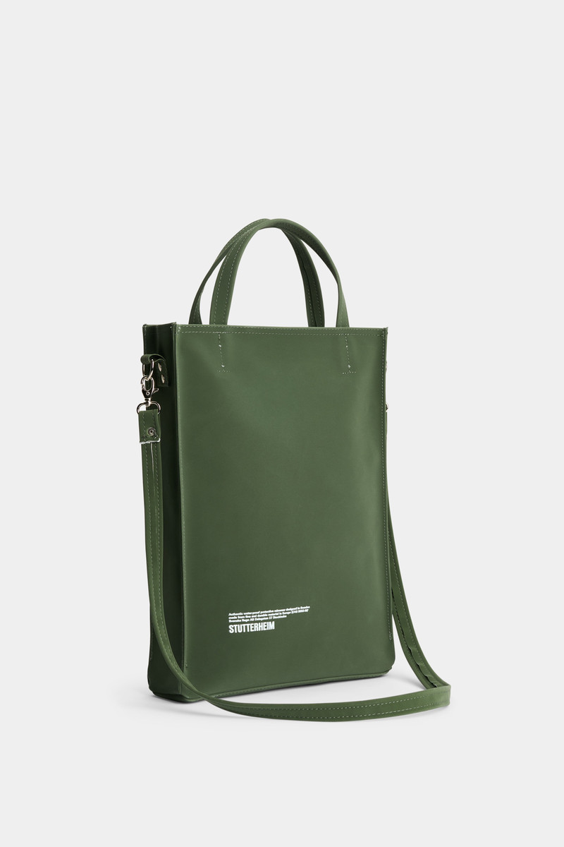 Stutterheim Djursholm Bag Matte Green outlook