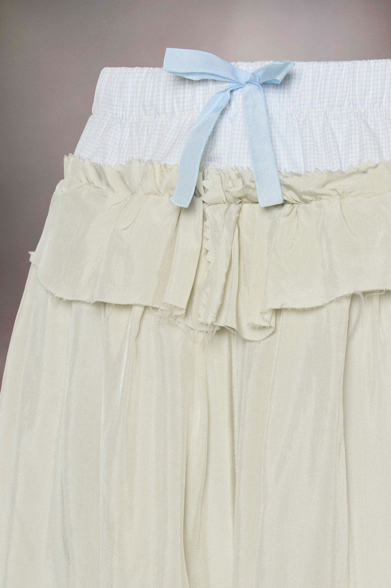Anonymity of the lining skirt 3