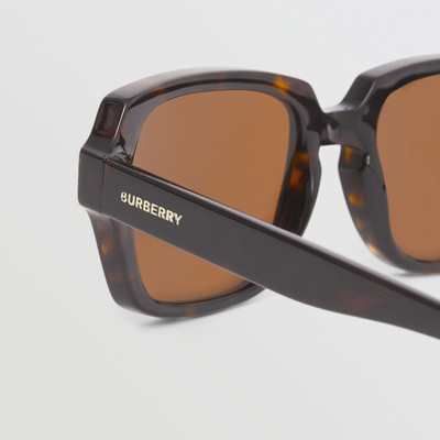 Burberry Logo Detail Rectangular Frame Sunglasses outlook