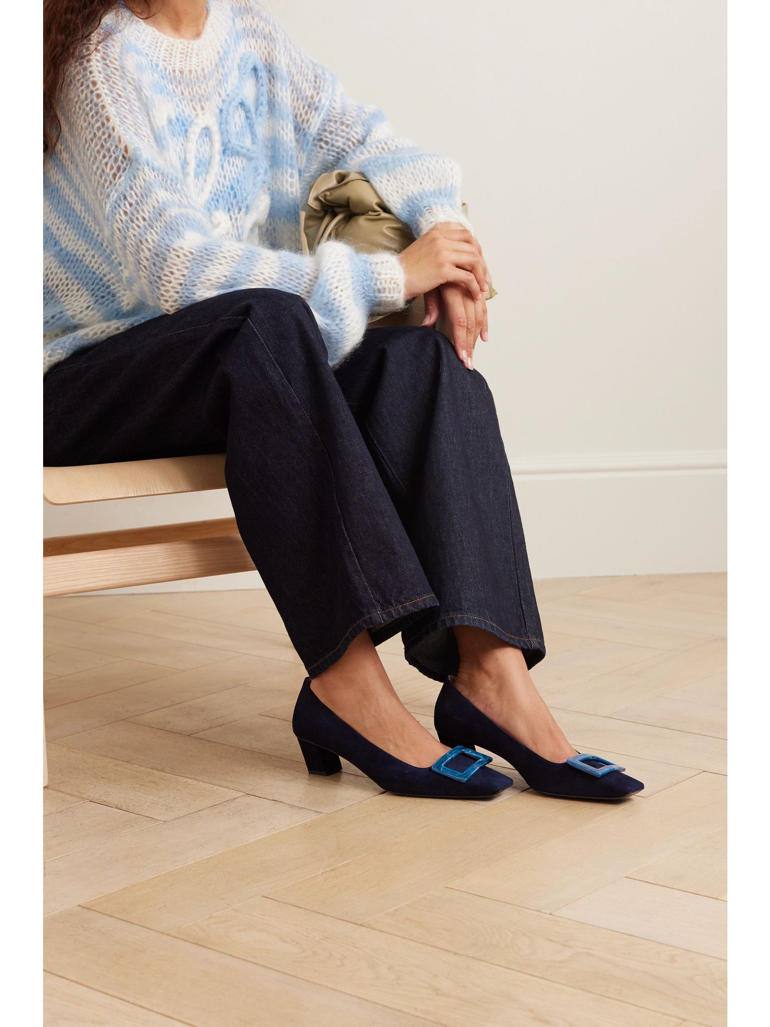 Belle Vivier 45 embellished suede pumps Navy - 2