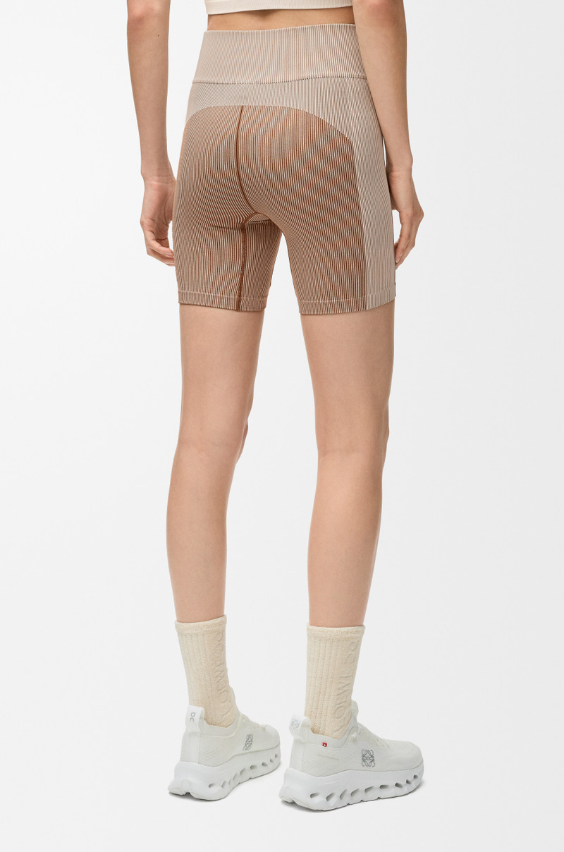 Seamless shorts in technical jersey 4