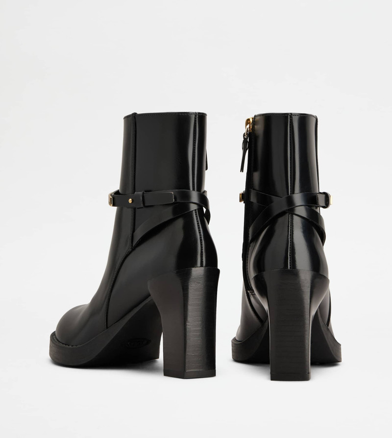 ANKLE BOOTS IN LEATHER - BLACK 3