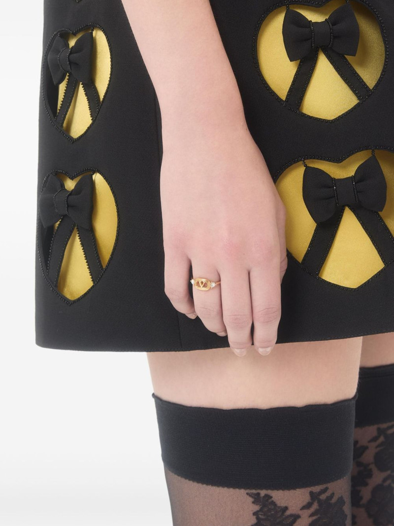 Valentino Ovalette crystal ring outlook