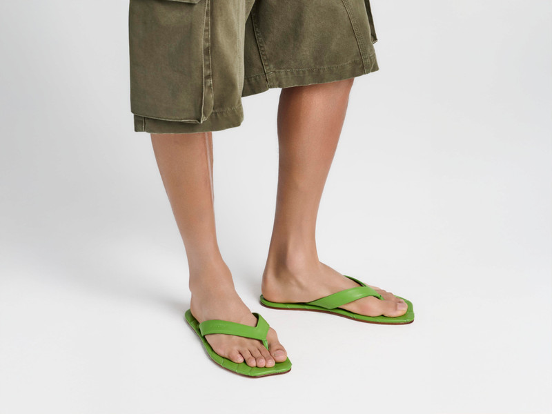JW Anderson MENS LEATHER LEAF SLIDES IN LIME outlook