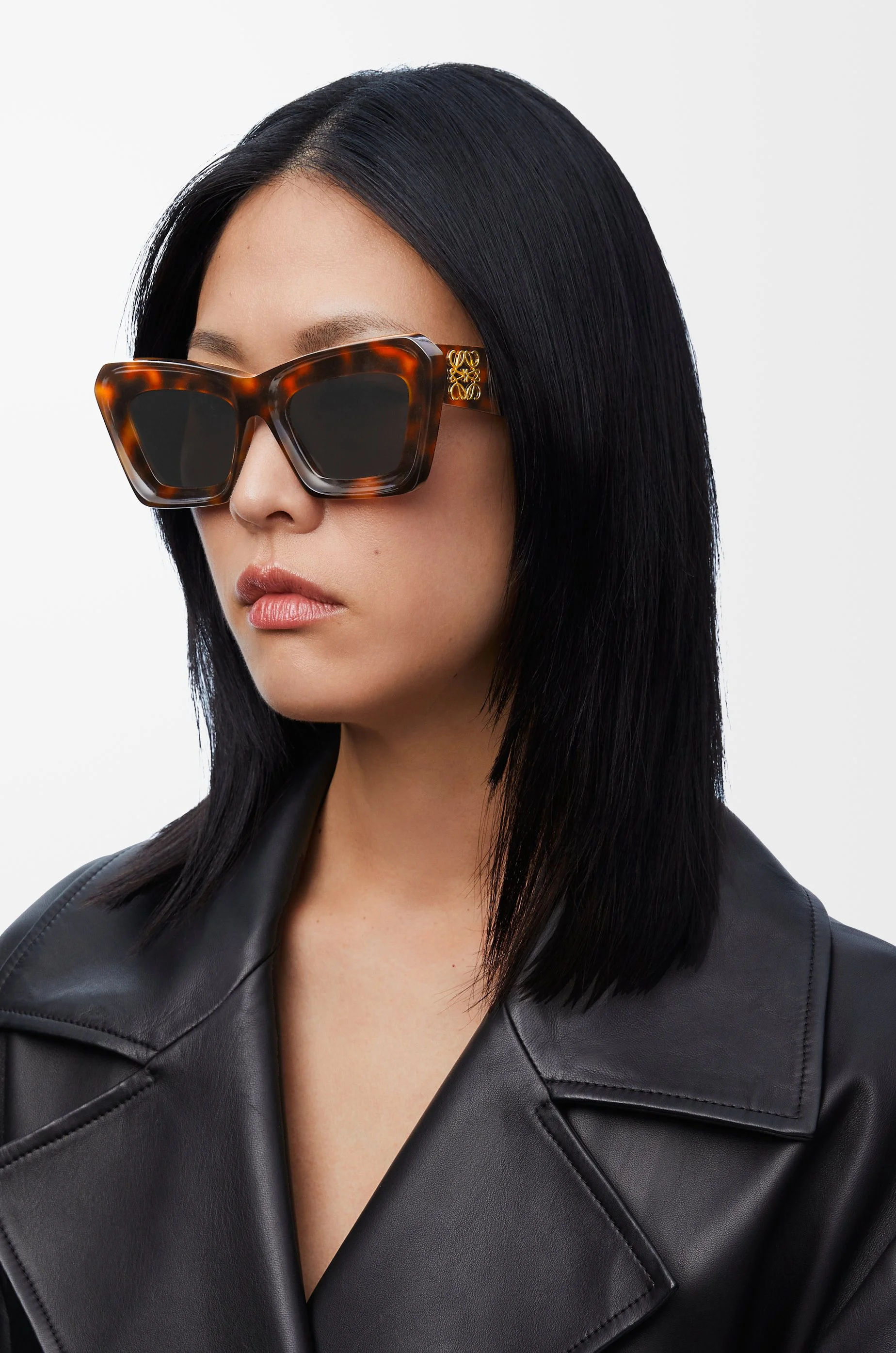 Loewe Anagram Beveled Cat Eye Sunglasses - Black Loewe Beveled Cateye Sunglasses | Garmentory main image 3