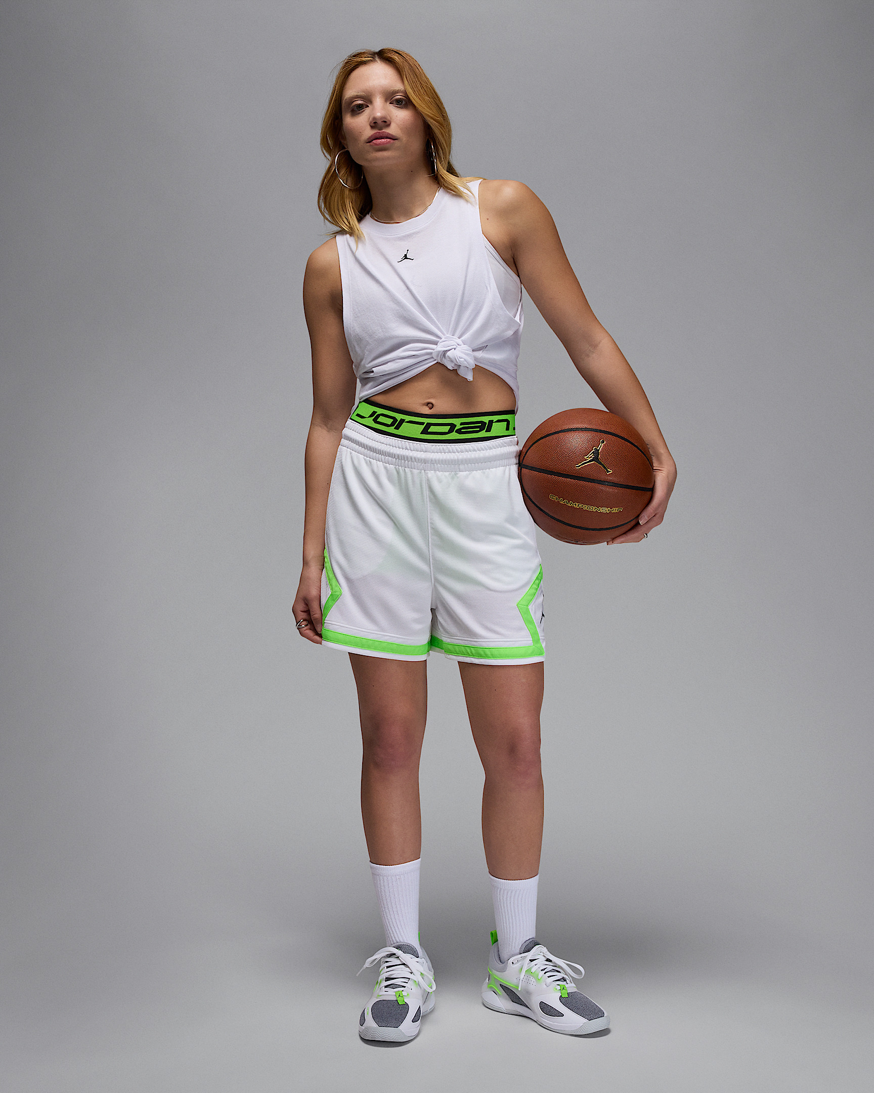Jordan Sport Women's 4" Diamond Shorts - 7