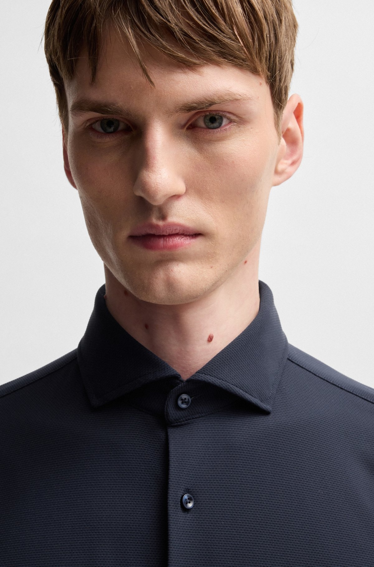 SLIM-FIT SHIRT IN STRUCTURED PERFORMANCE-STRETCH JERSEY - 3
