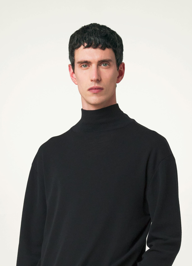 Lemaire SEAMLESS TURTLENECK SWEATER outlook