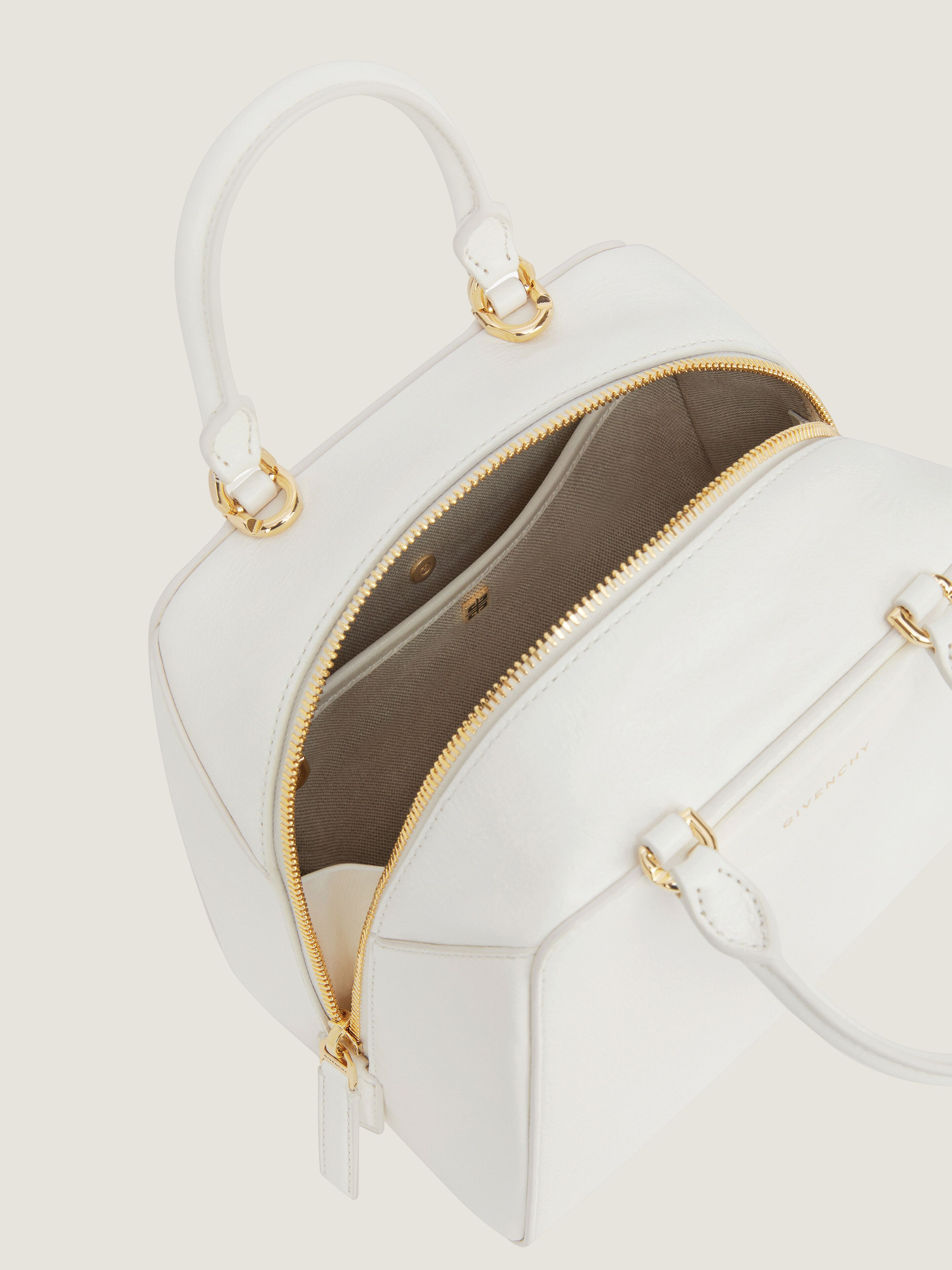 MINI ANTIGONA CUBE BAG IN LEATHER - 4