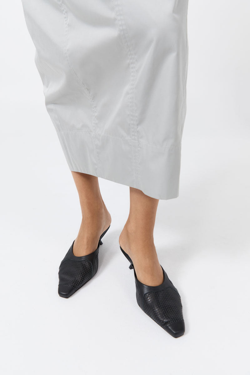 Perforated Heel - Black - 6