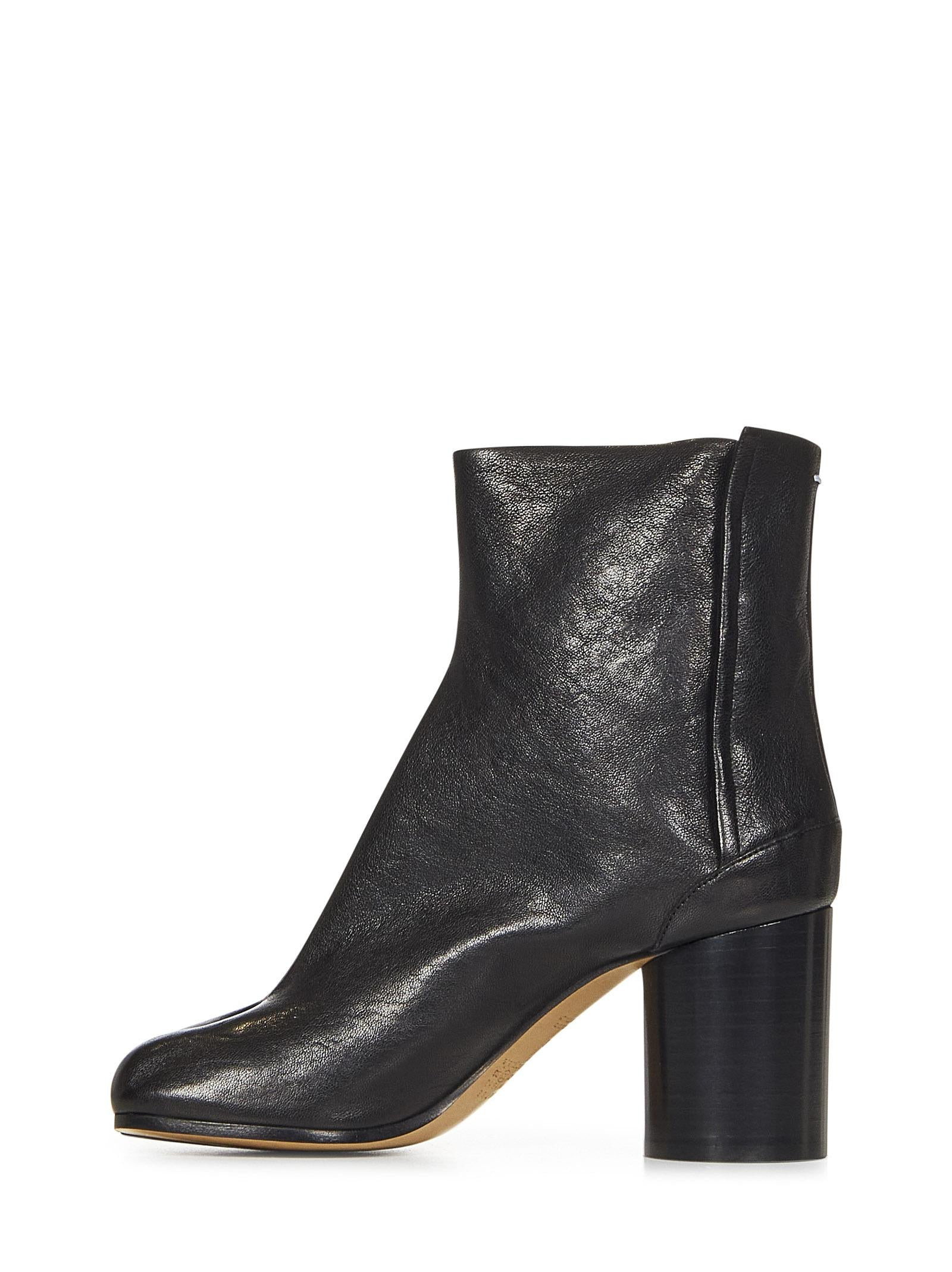 Black vintage leather ankle boots with Tabi split-toe and cylindrical heel. - 4