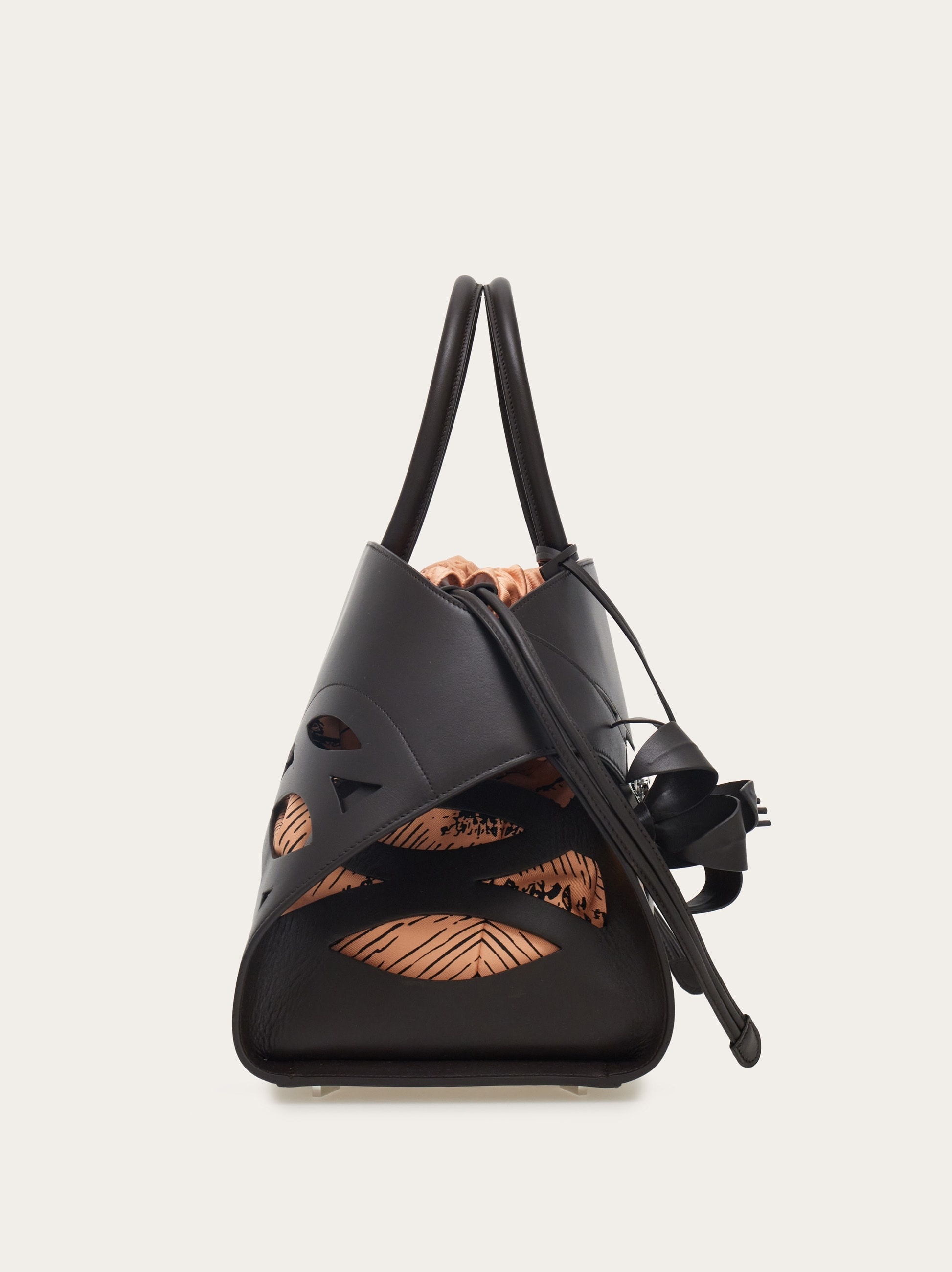 Back to Earth - Hug handbag (L) - 3