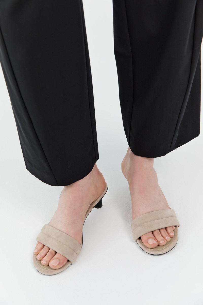 ST. AGNI Suede Stitch Detail Heel - Rock outlook