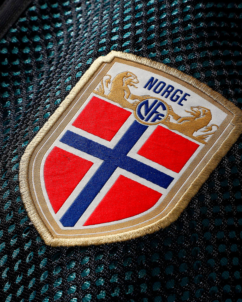 Norway Men's Nike Dri-FIT Soccer Anthem Jacket 3