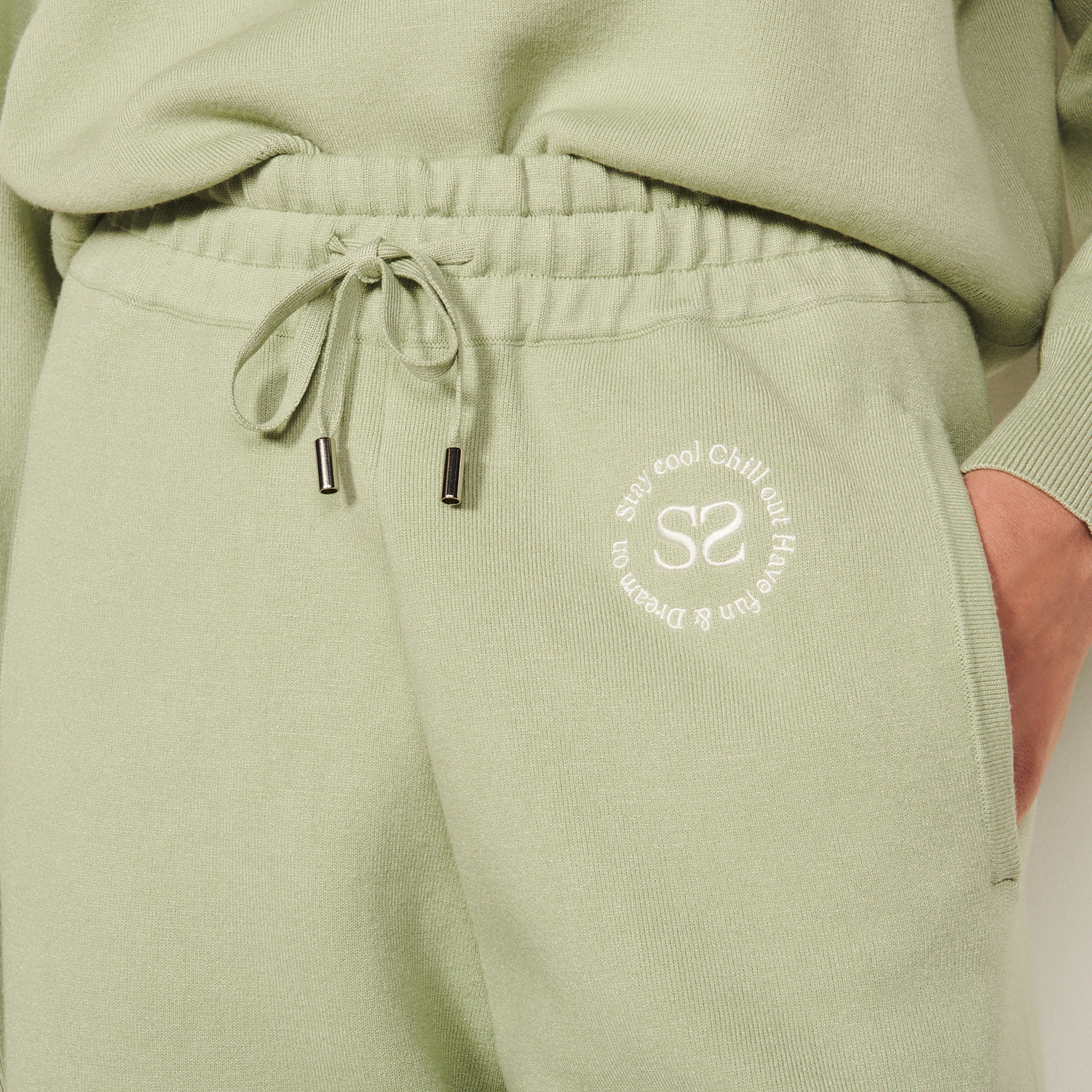 Knit jogging bottoms with embroidery - 4