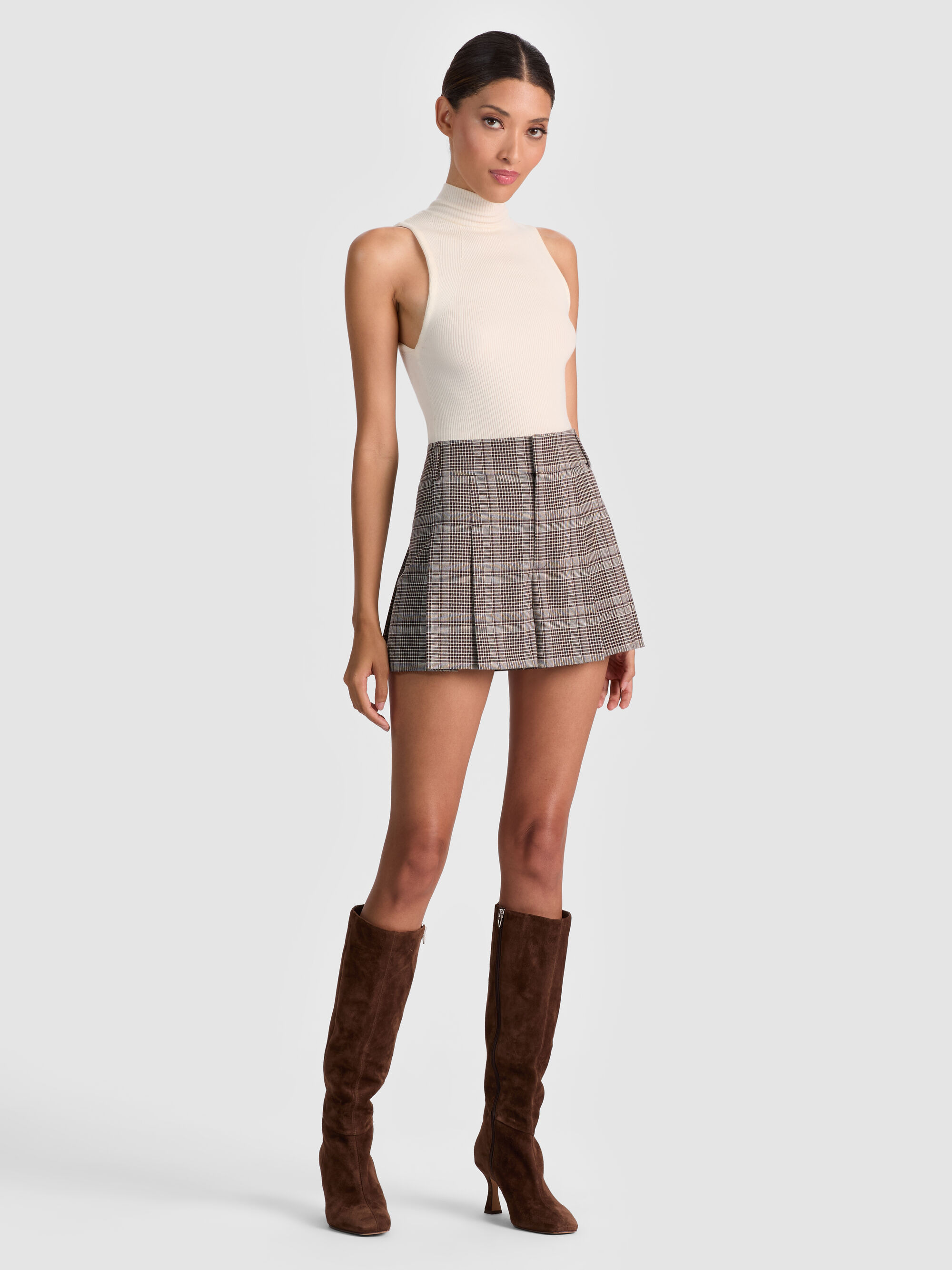 SCARLET FLUTTER SHORT - 3