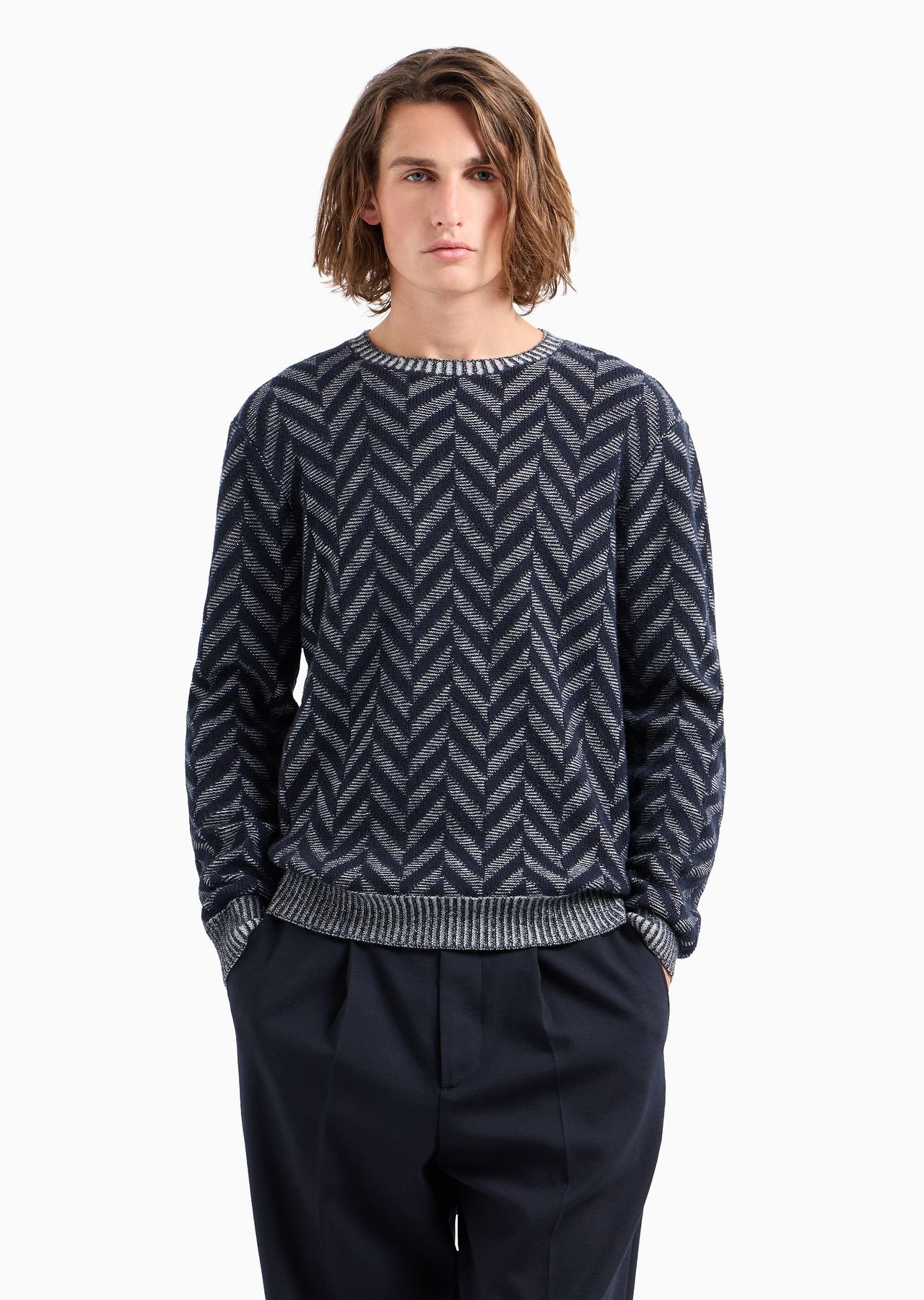 Icon virgin-wool jumper with two-tone jacquard chevron motif - 2