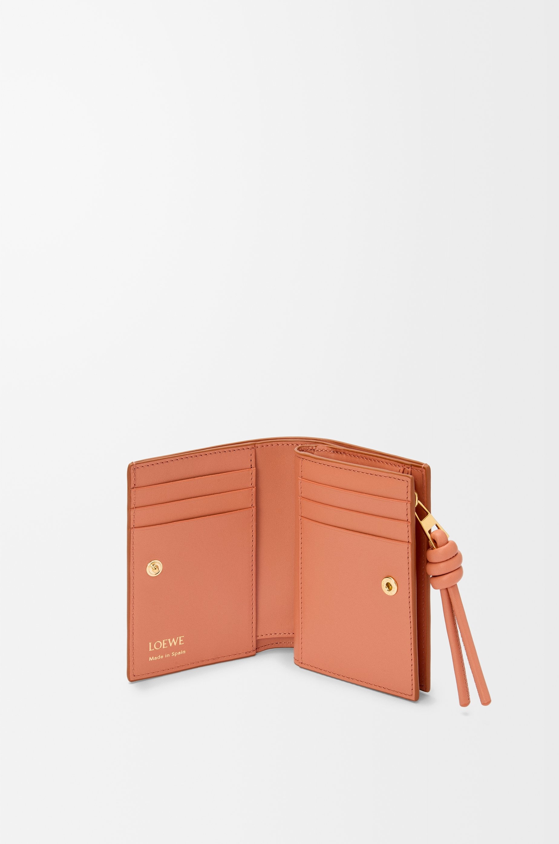 Knot compact wallet in shiny nappa calfskin - 2