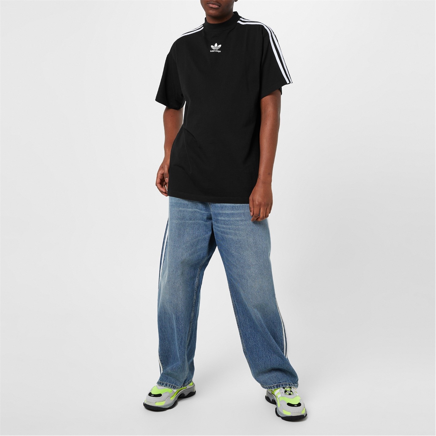 BALENCIAGA X ADIDAS OVERSIZED T-SHIRT cruisefashion REVERSIBLE