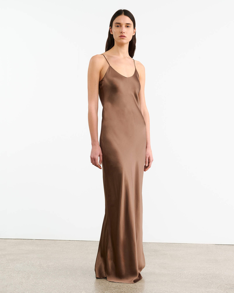 NILI LOTAN CAMI SILK GOWN outlook