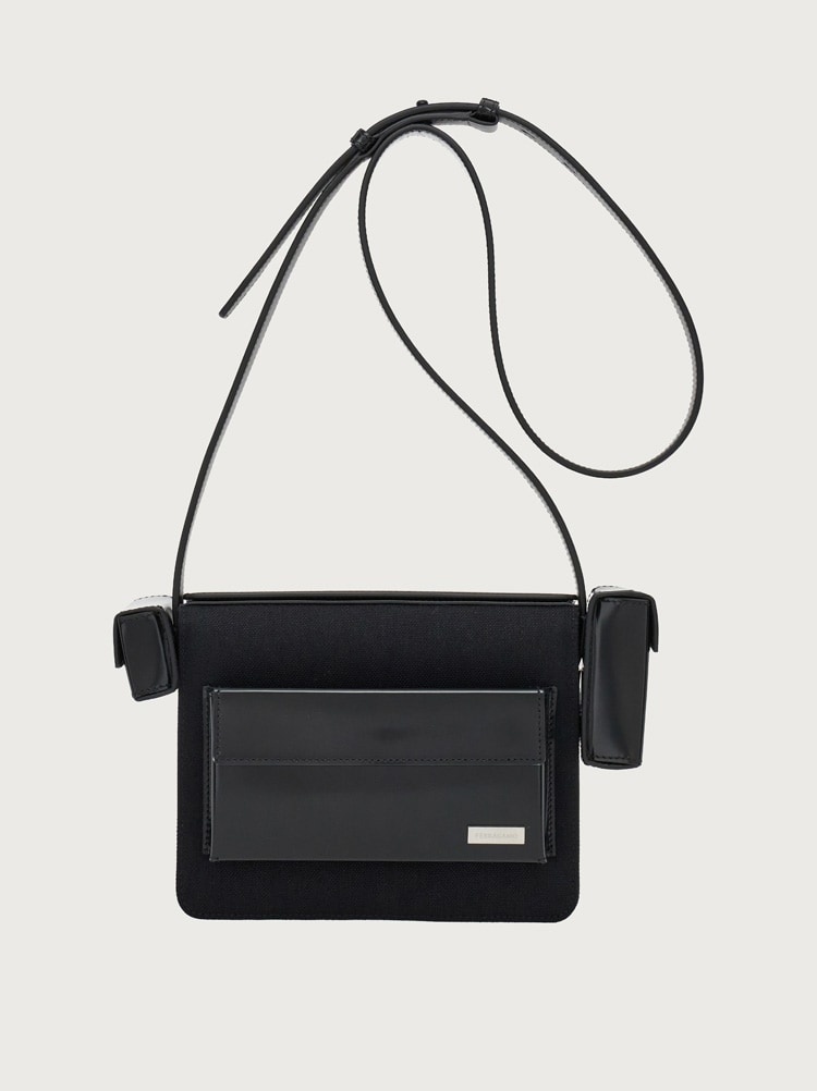 FERRAGAMO MULTI-POCKET CROSSBODY BAG | REVERSIBLE