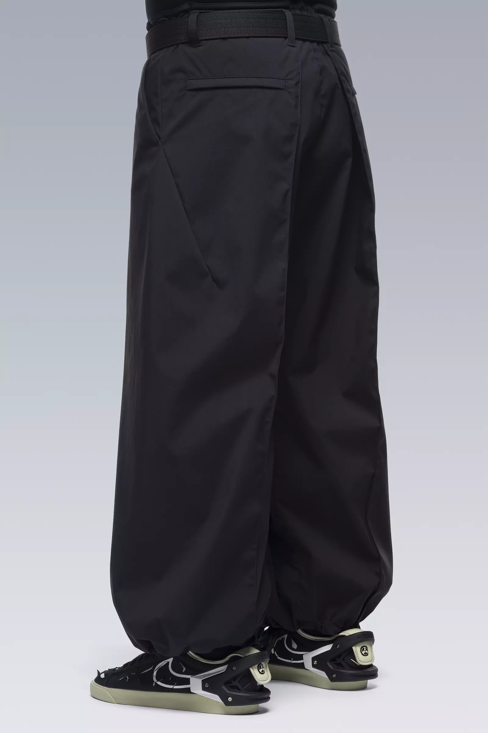 P54-E Encapsulated Nylon Pleated Trouser Black - 17