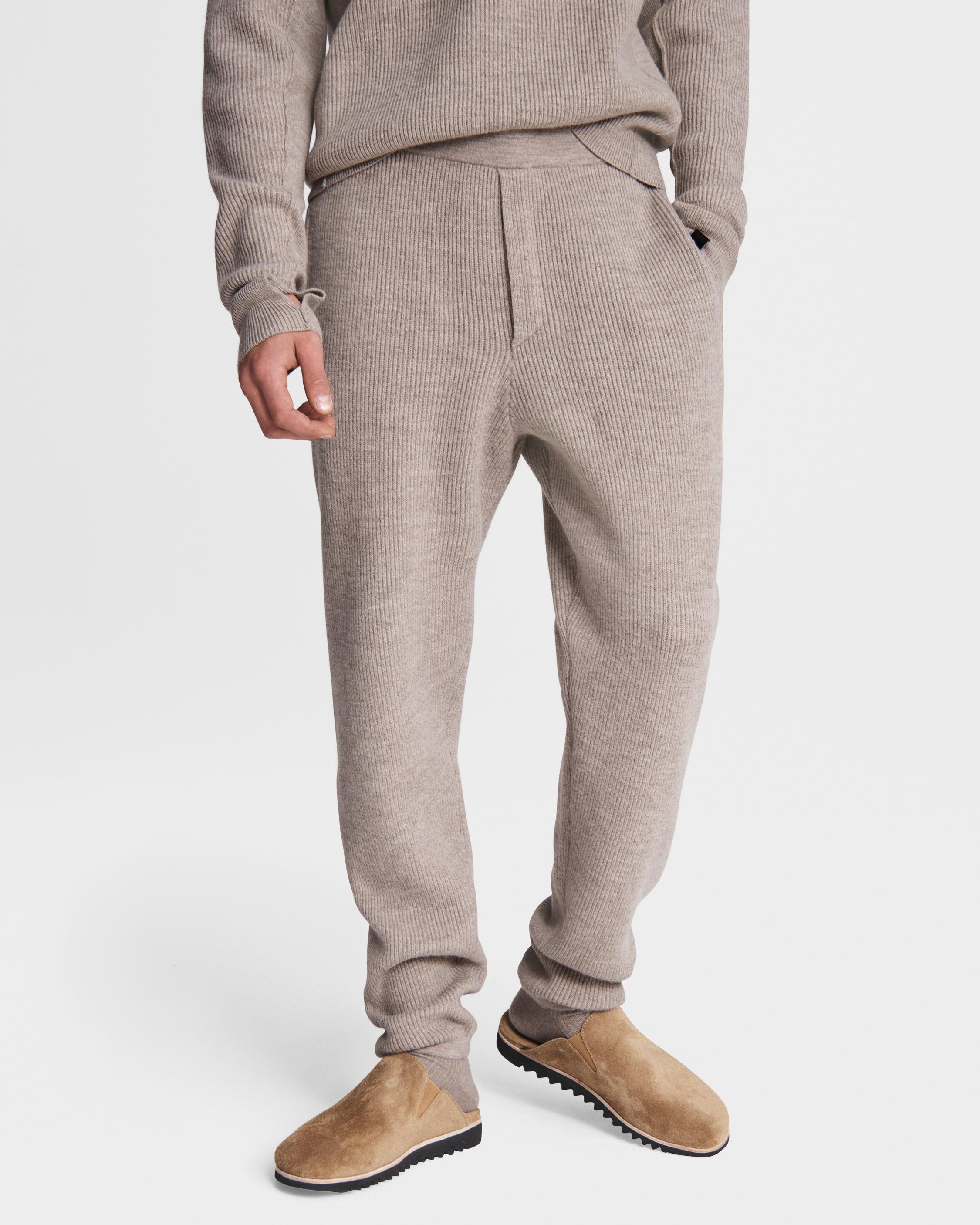 Undyed Wool Sweatpant
Relaxed Fit Pant - 2