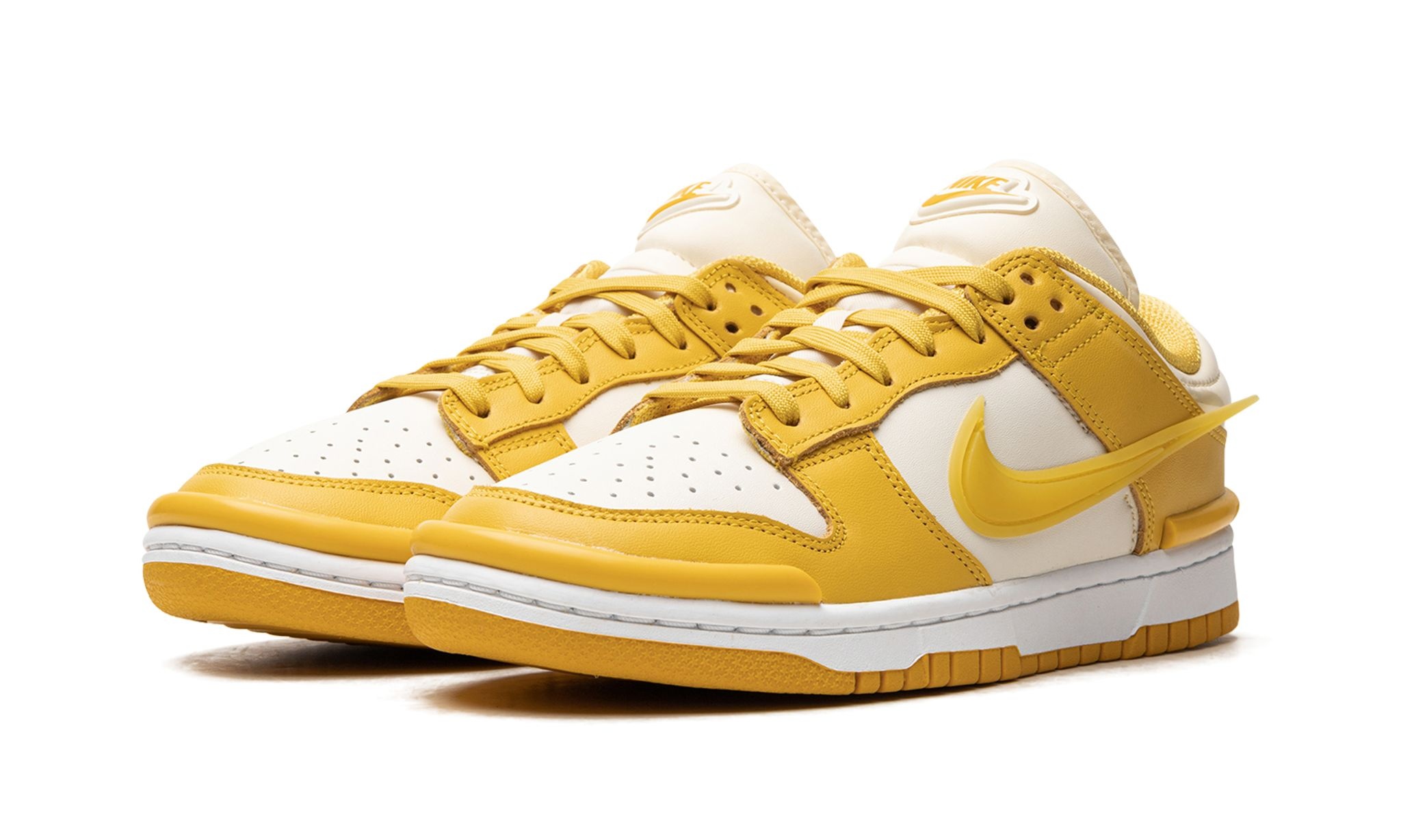 DUNK LO TIST WMNS "Vivid Sulfur" - 2