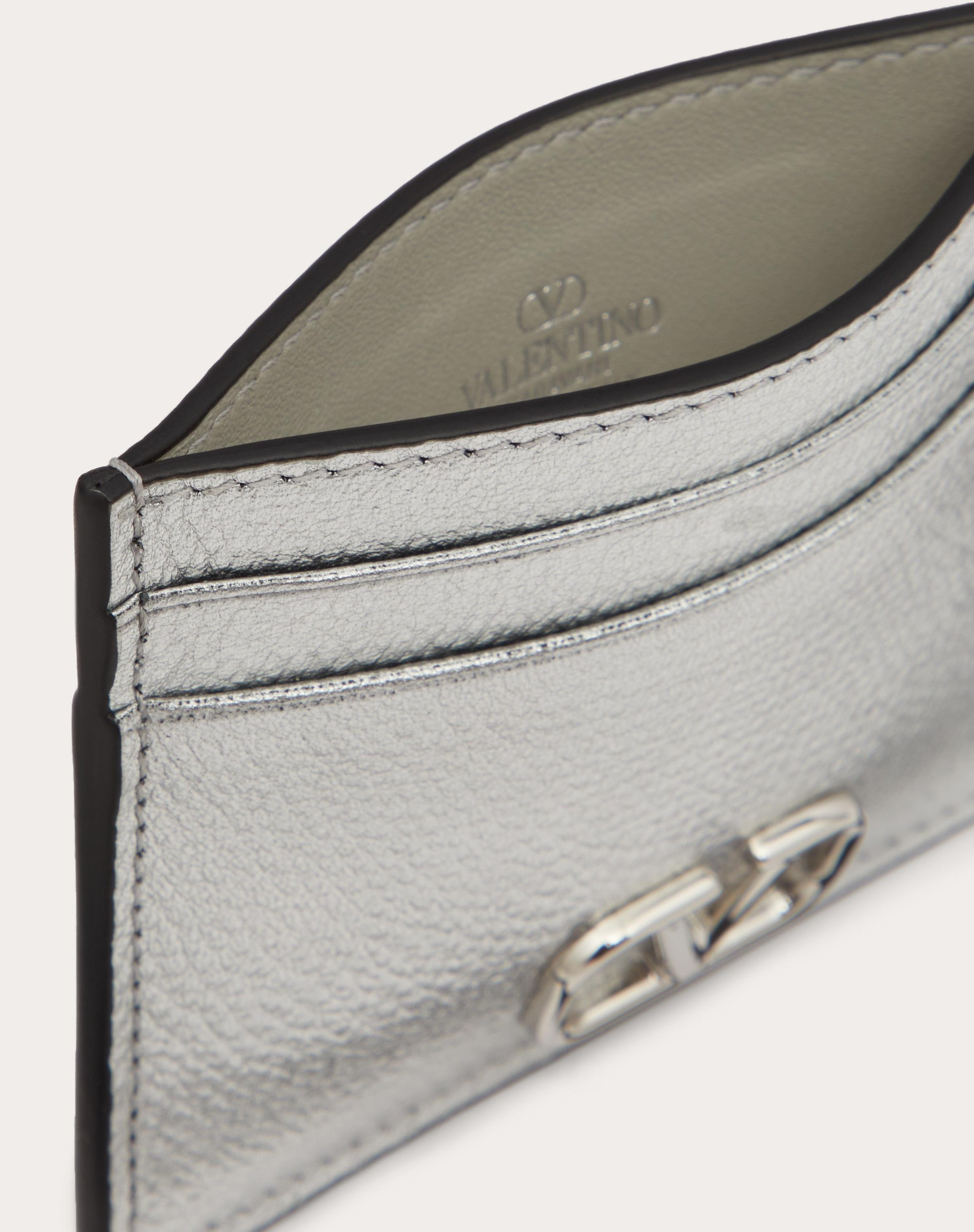 VLOGO SIGNATURE METALLIC GRAINY CALFSKIN CARDHOLDER - 5