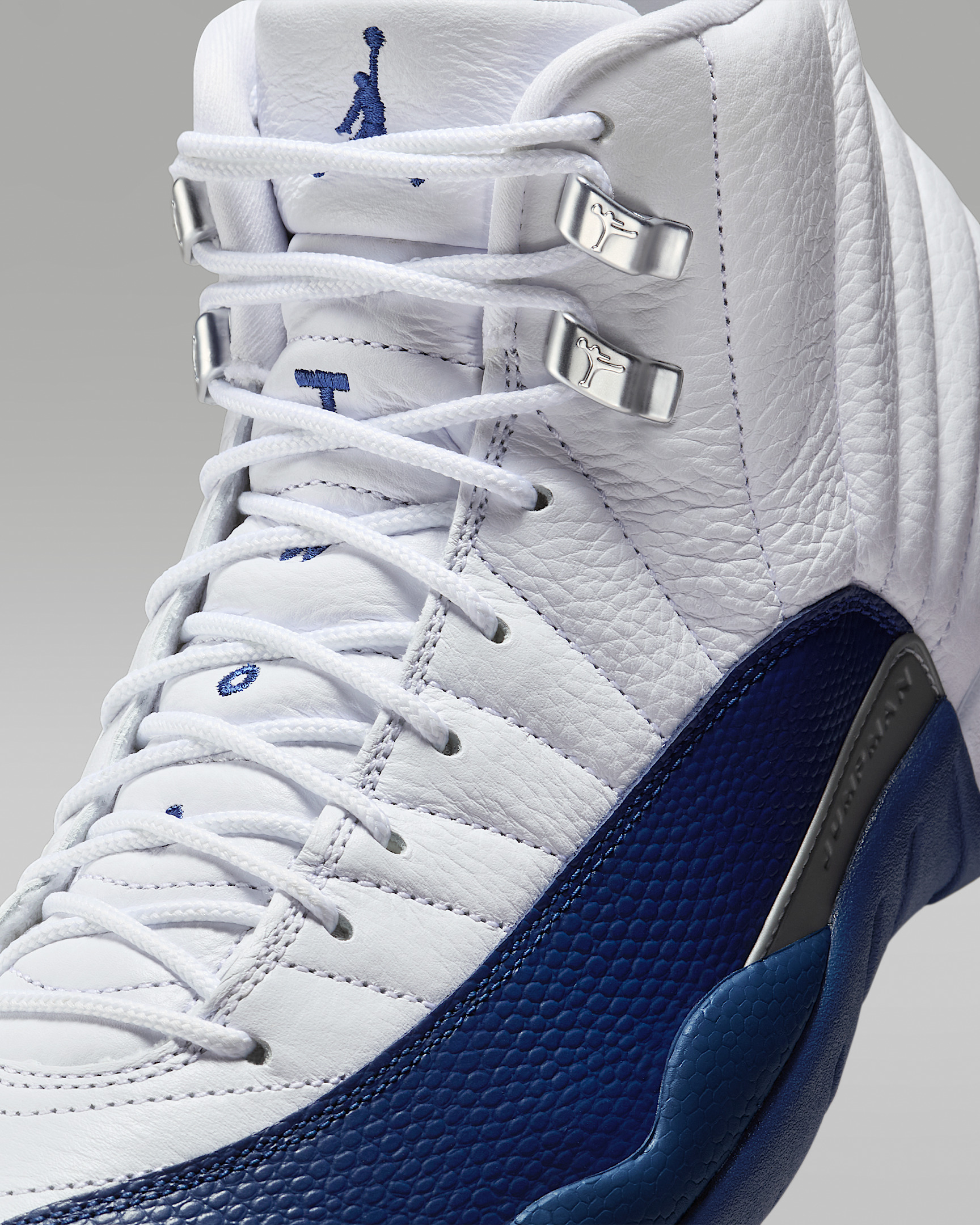 Air Jordan 12 Retro Men's Shoes - 7