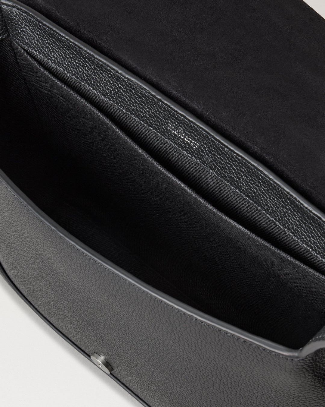 Small Chiltern Crossbody Messenger Black Small Classic Grain - 5