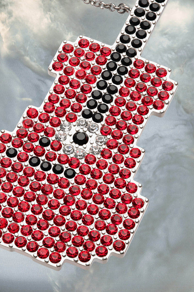 Guitar rhinestone brooch 3