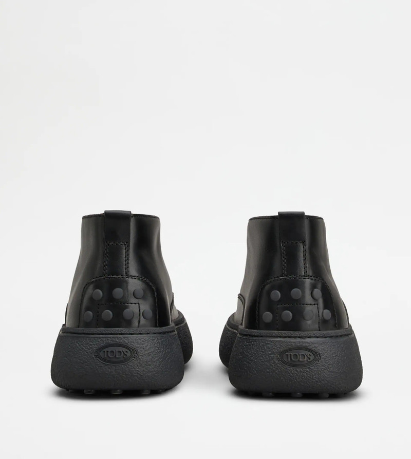 Tod's TOD'S W. G. DESERT BOOTS IN LEATHER - BLACK outlook