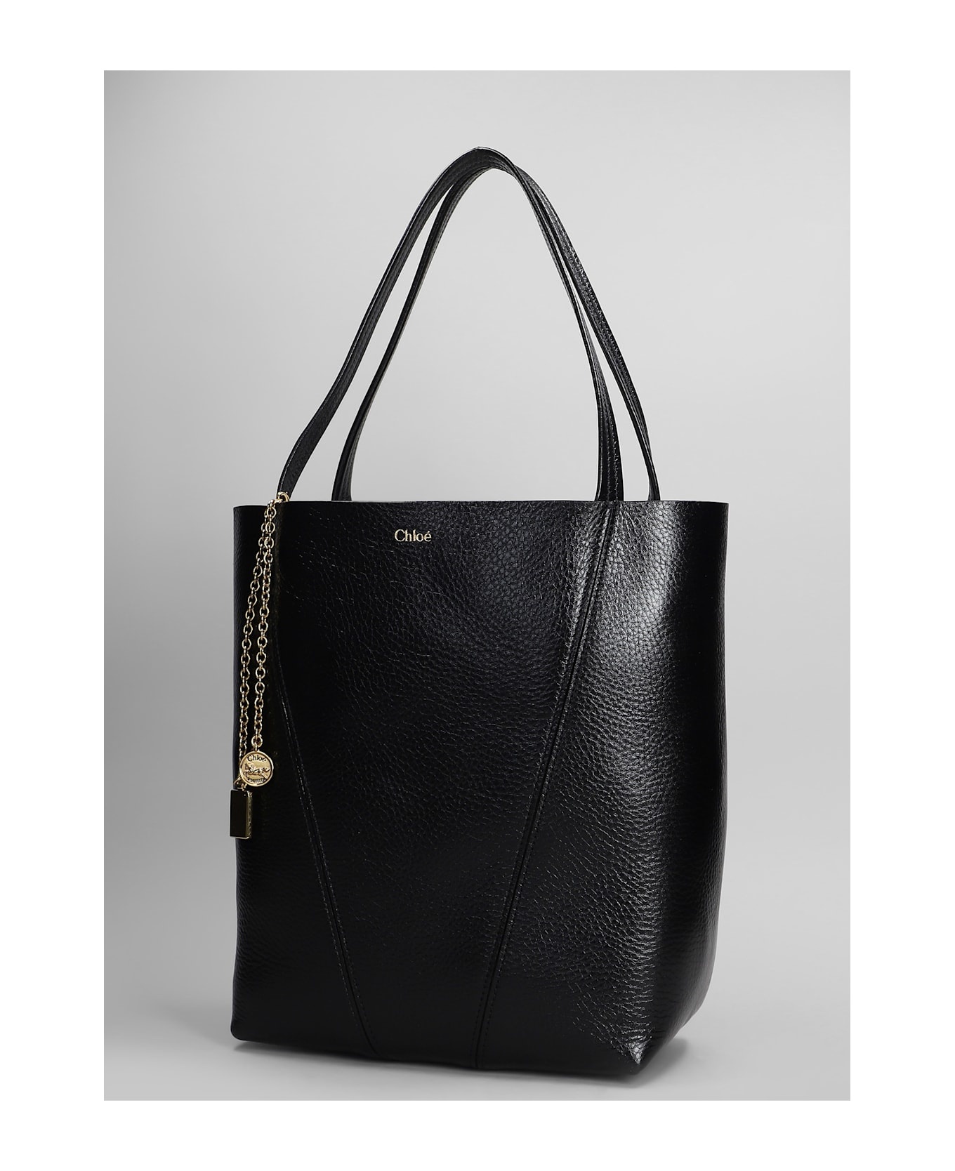 トートバッグ BLACK LEATHER SPIN TOTE Chloé Spin Tote Bag In Grained Leather in Black | Chloé US