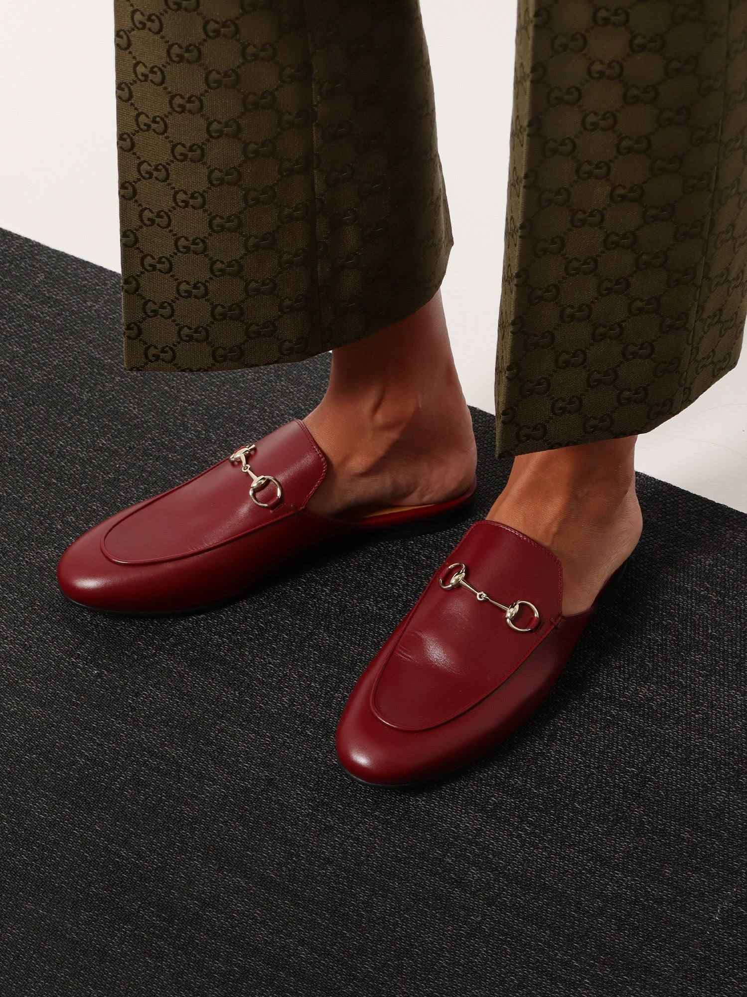Gucci Princetown Leather Slipper - 2