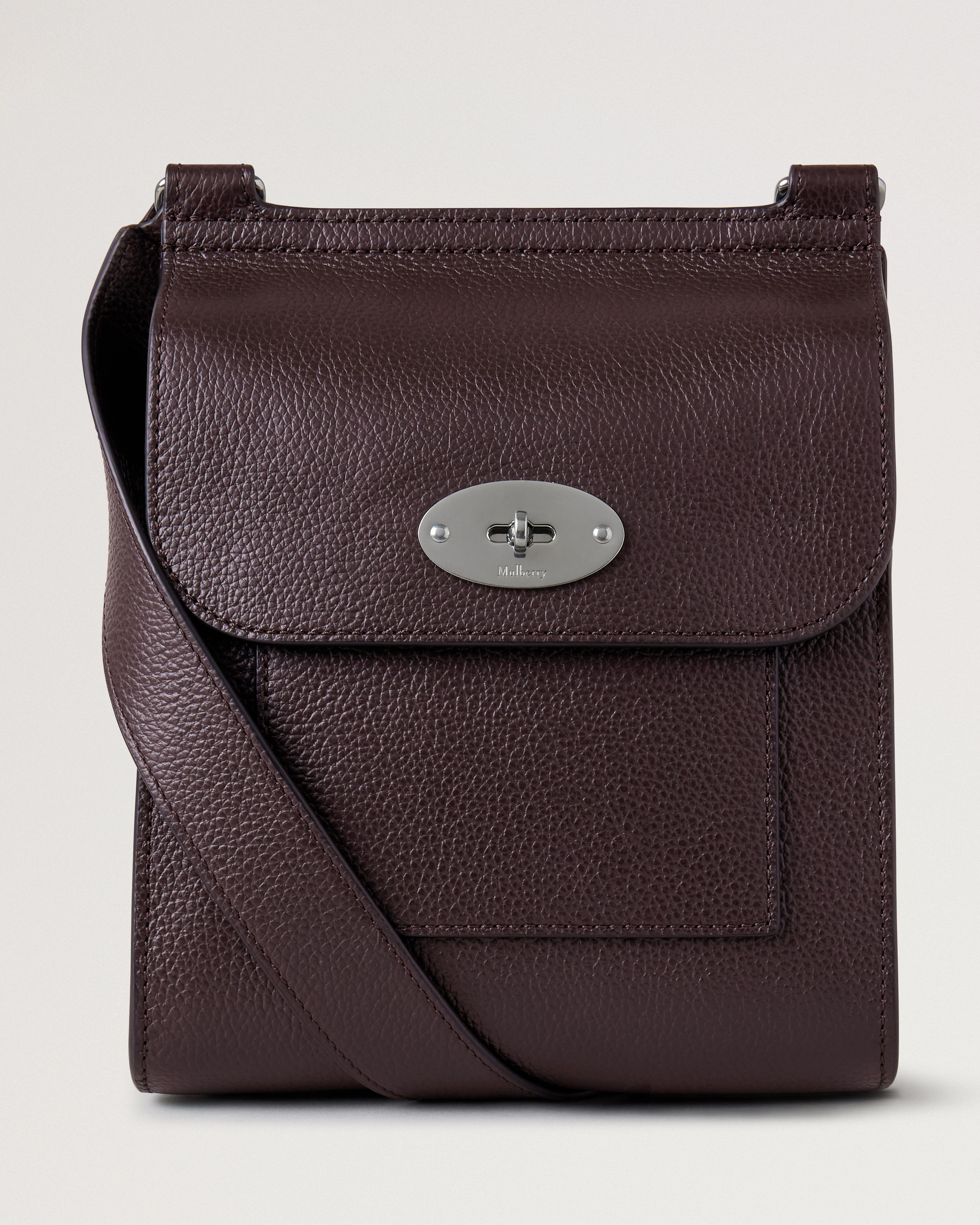 Small Antony
Ebony Small Classic Grain - 1