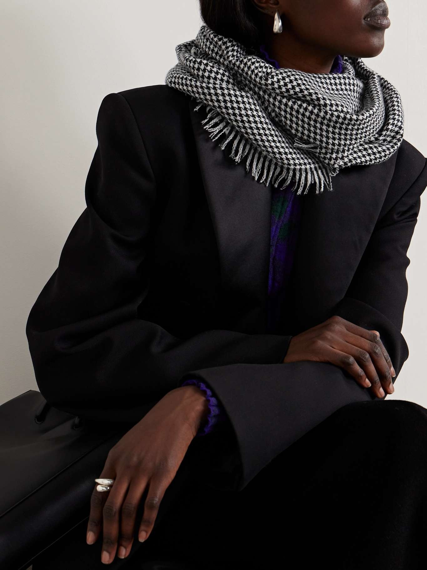 Embroidered houndstooth wool and silk-blend scarf - 2