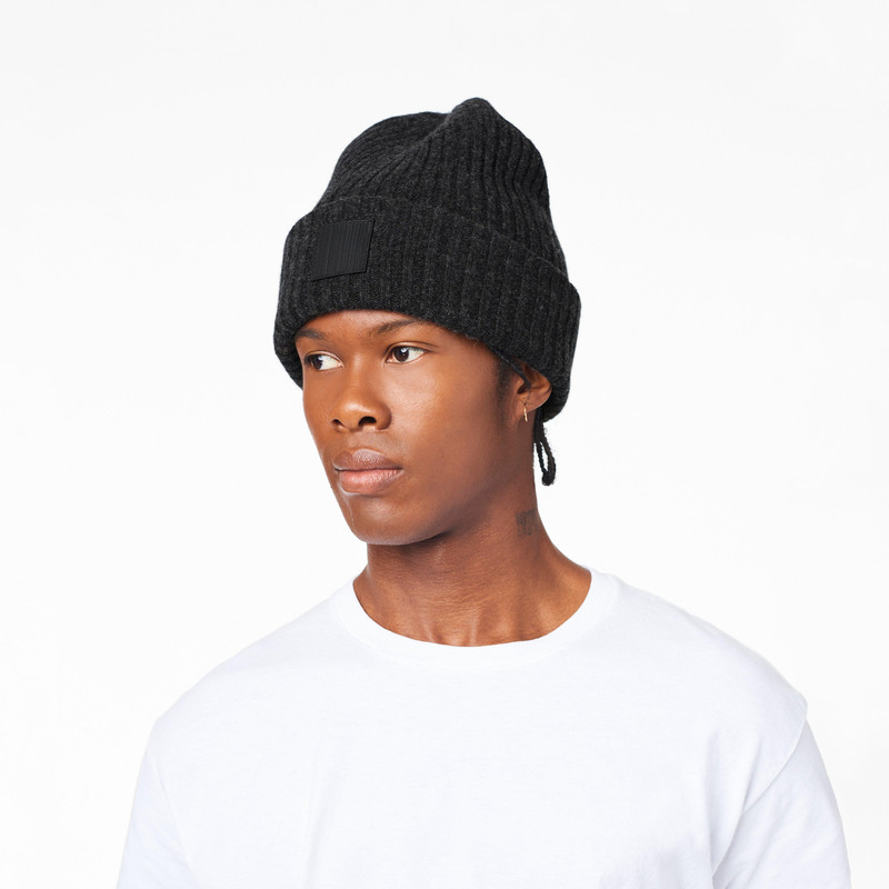 THE RIBBED BEANIE 3