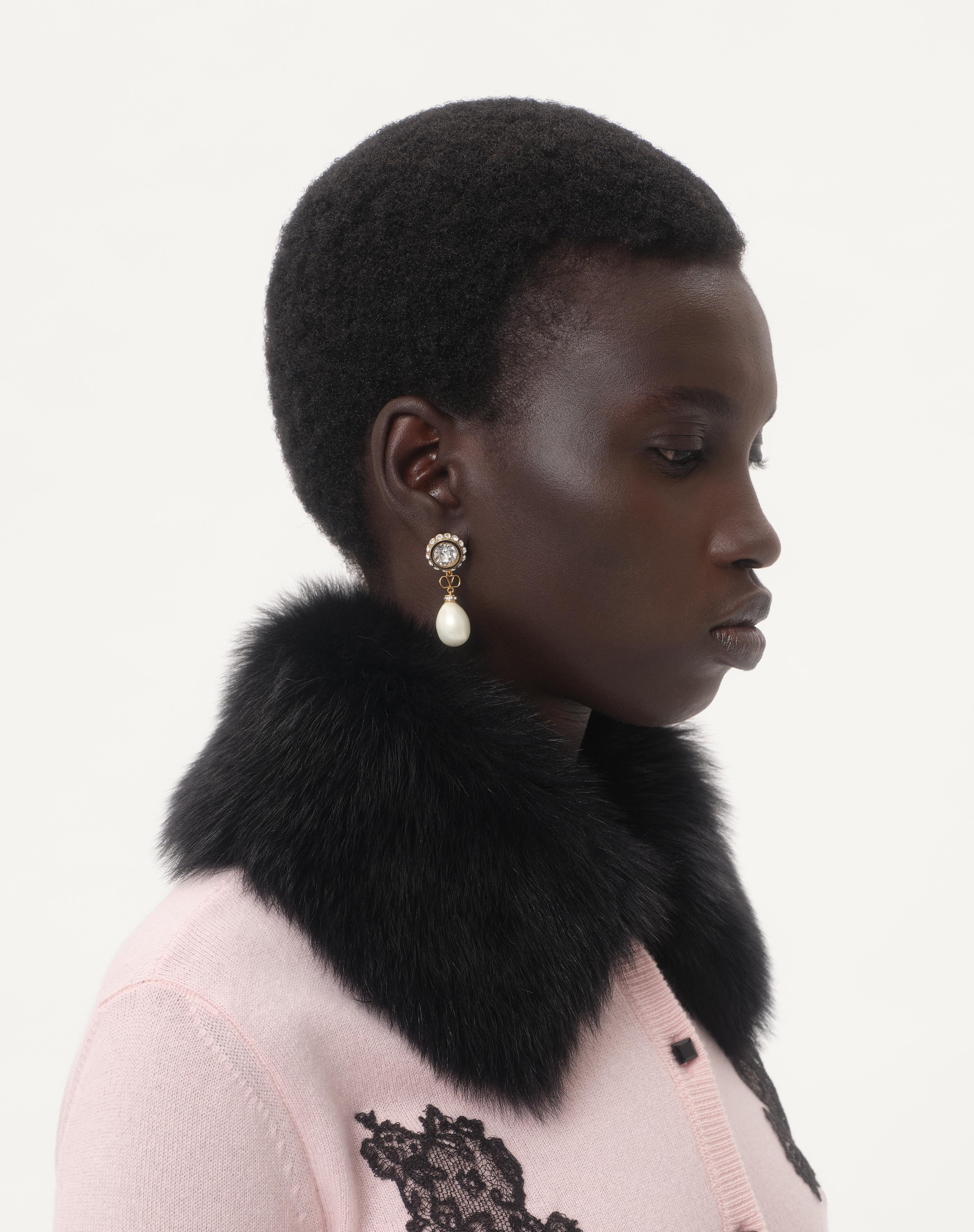 VLOGO SIGNATURE EARRINGS IN METAL, ENAMEL, PEARLS AND CRYSTALS - 2