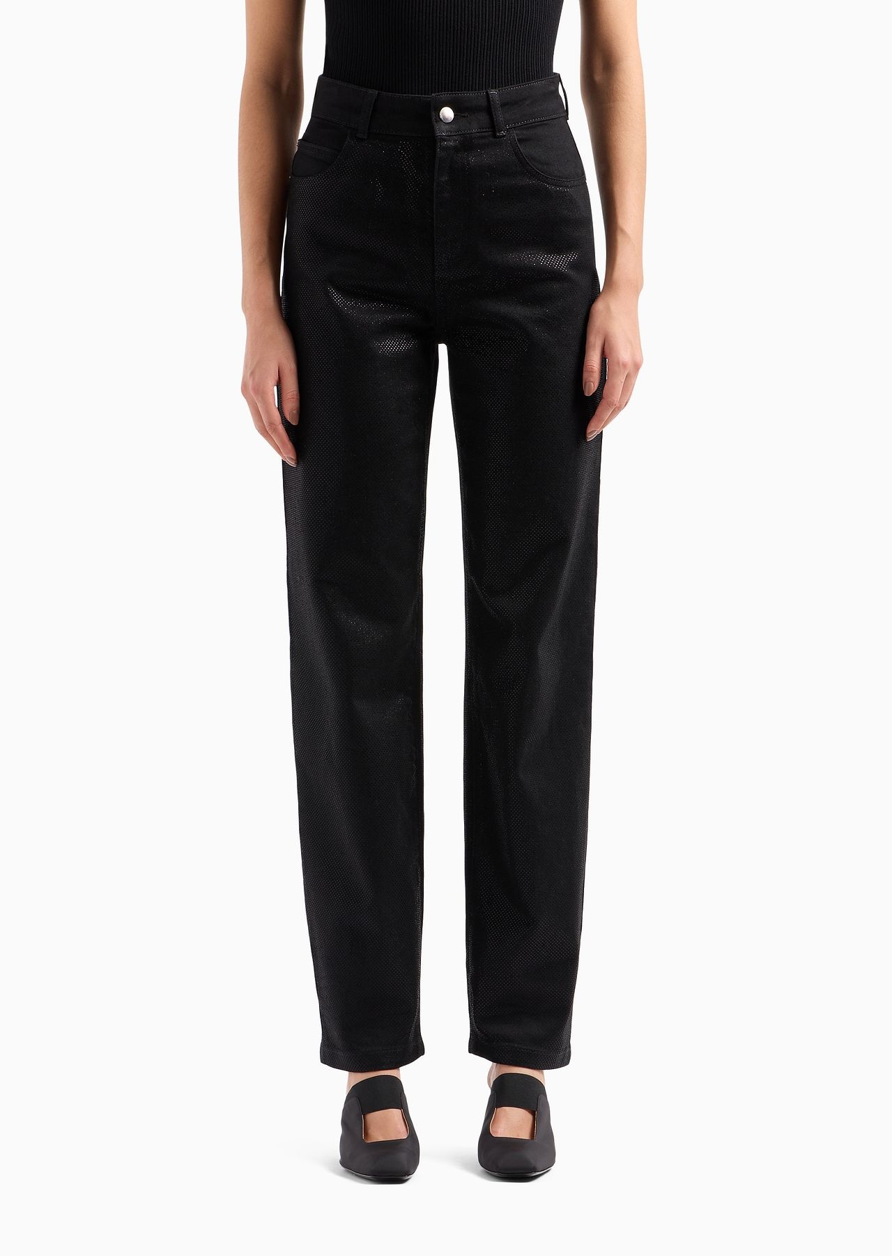 J2A Mid-rise jeans with a comfortable leg in garment-dyed denim with all-over laminated polka dots - 2