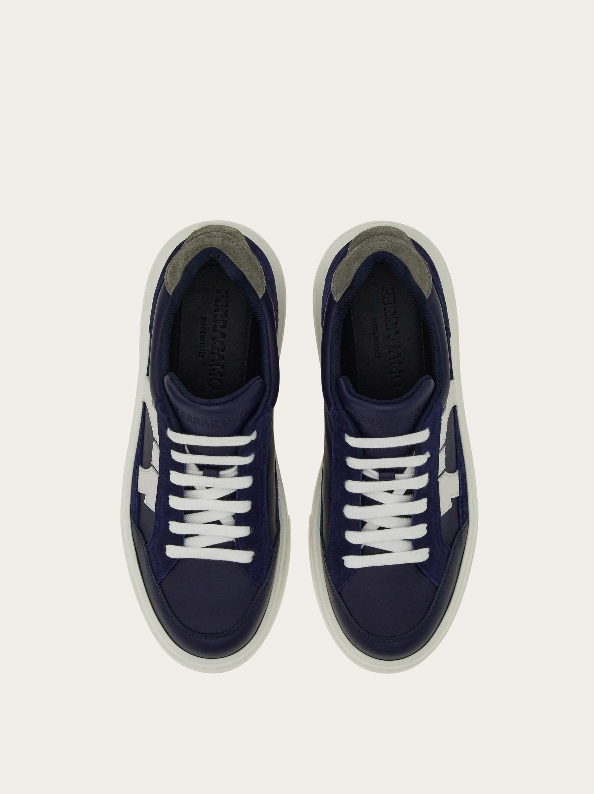 Low top sneaker with Gancini outline - 3