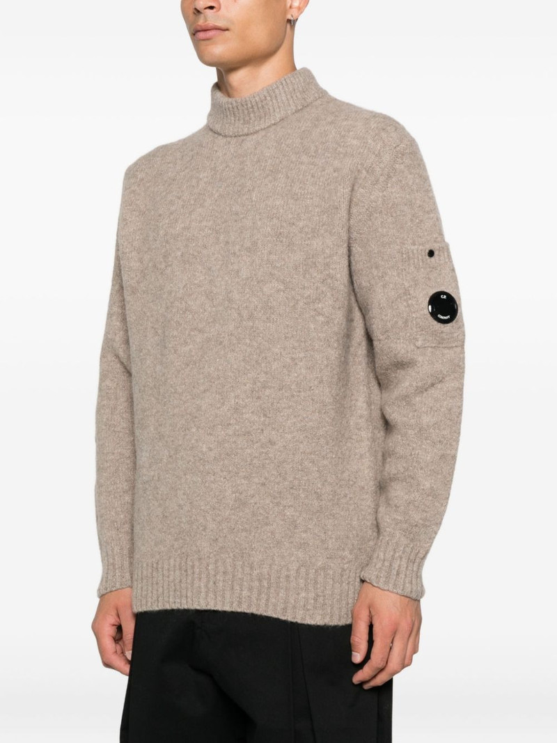 Lens-detail sweater 3