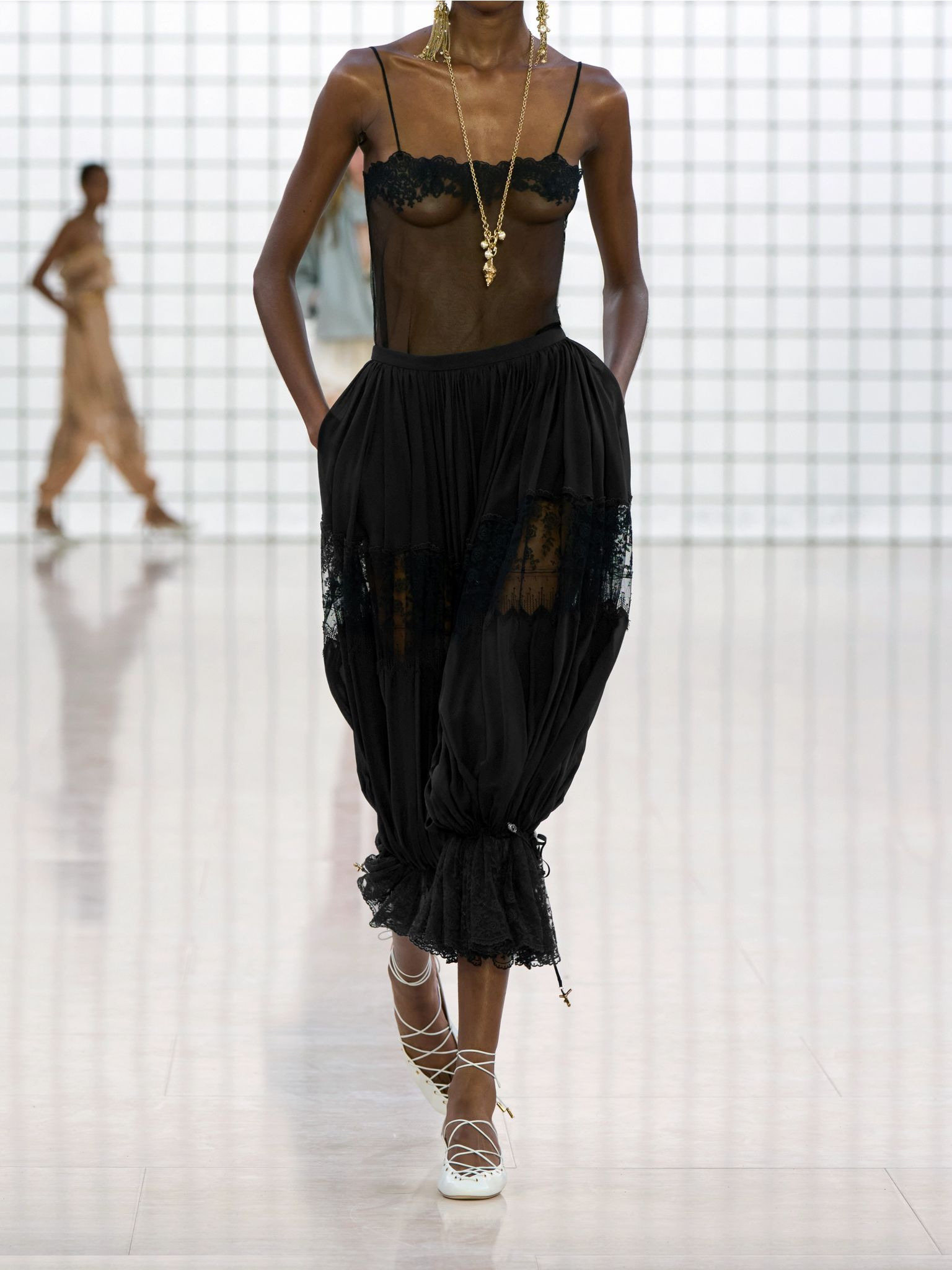Lace-trimmed silk pants Black - 5
